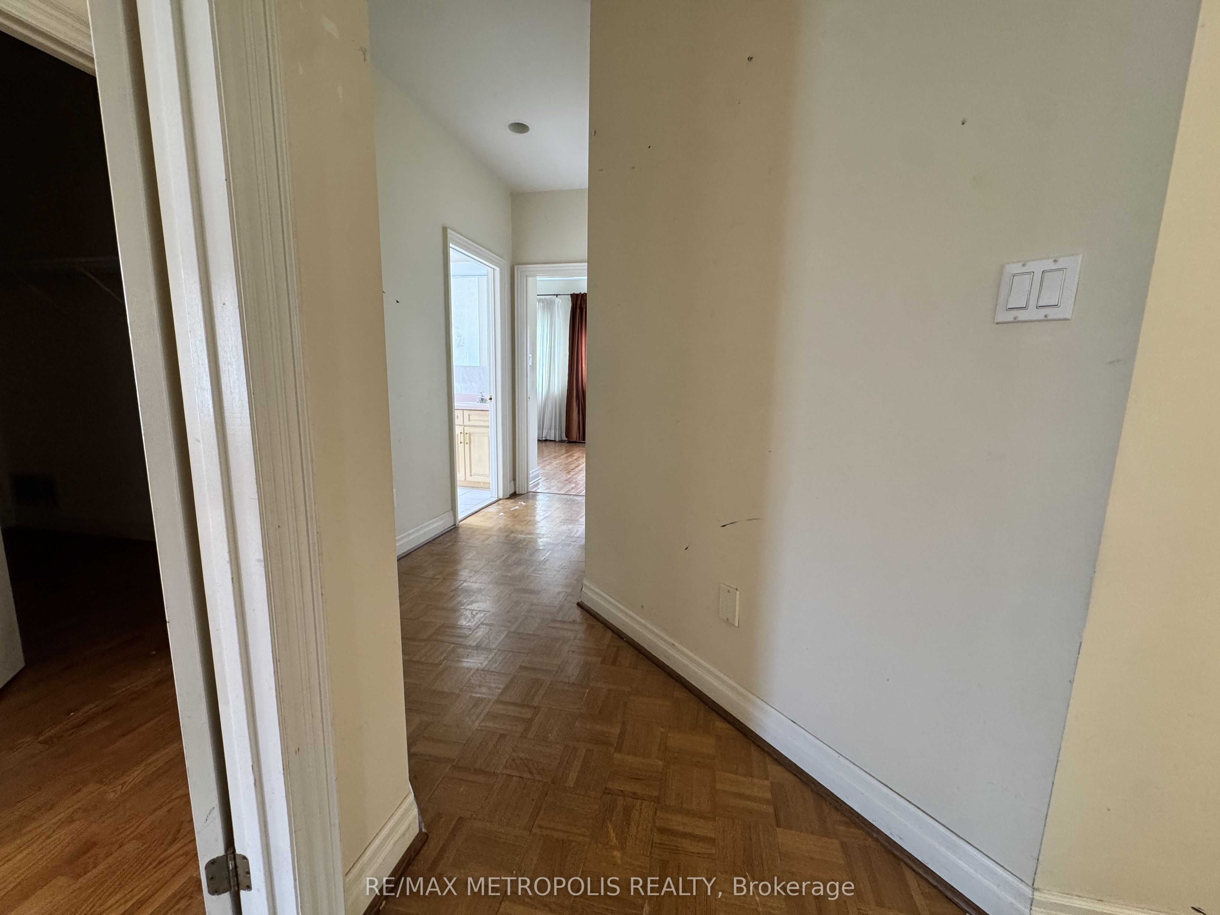 416 Elgin Mills Road W Property Photo 7