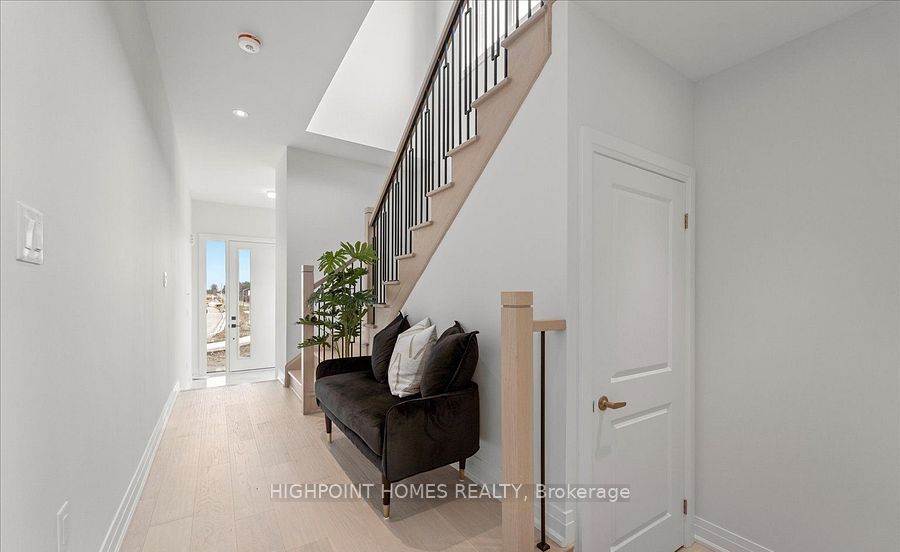 77 Schmeltzer Crescent Property Photo 9