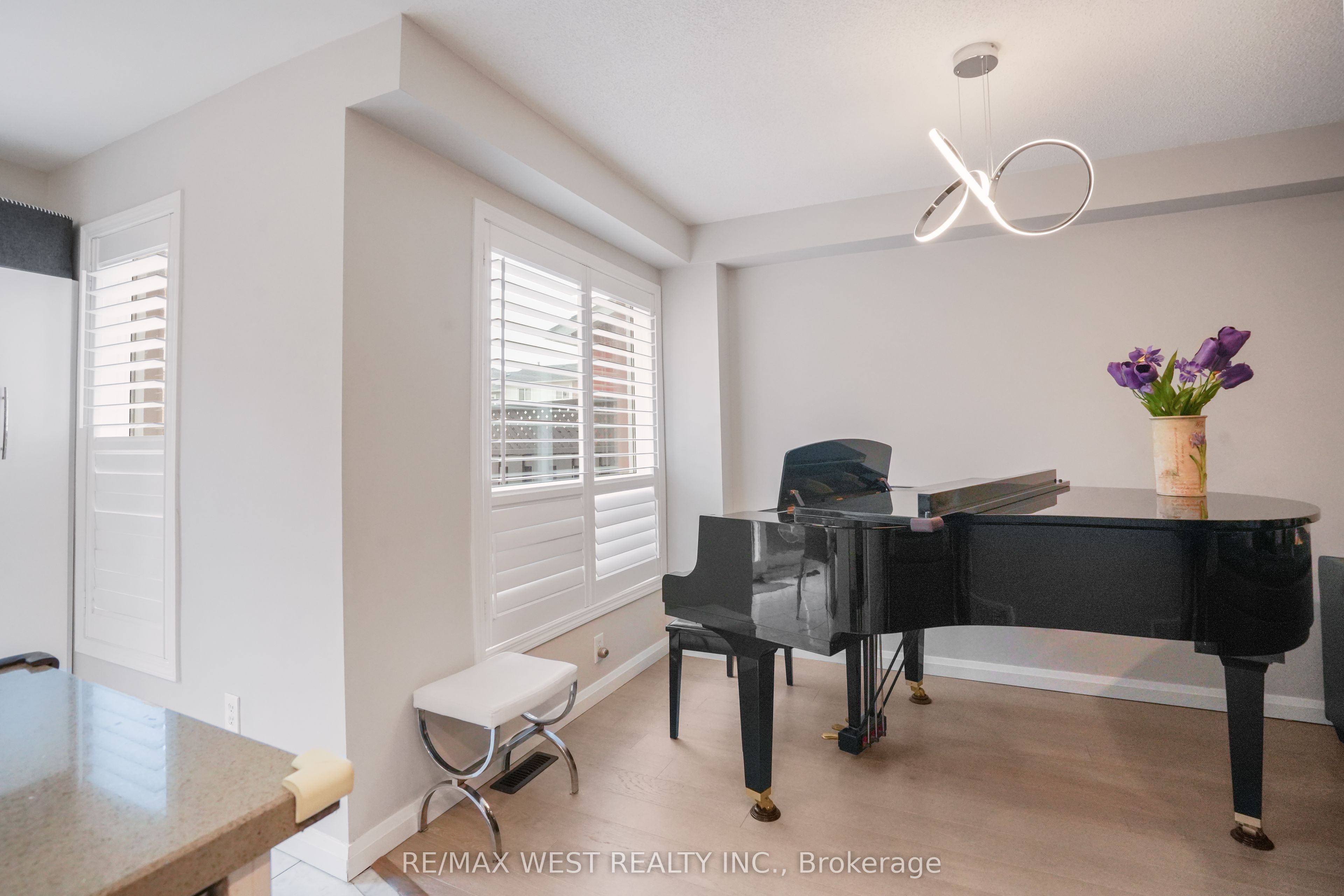 8 Jensen Court Property Photo 9