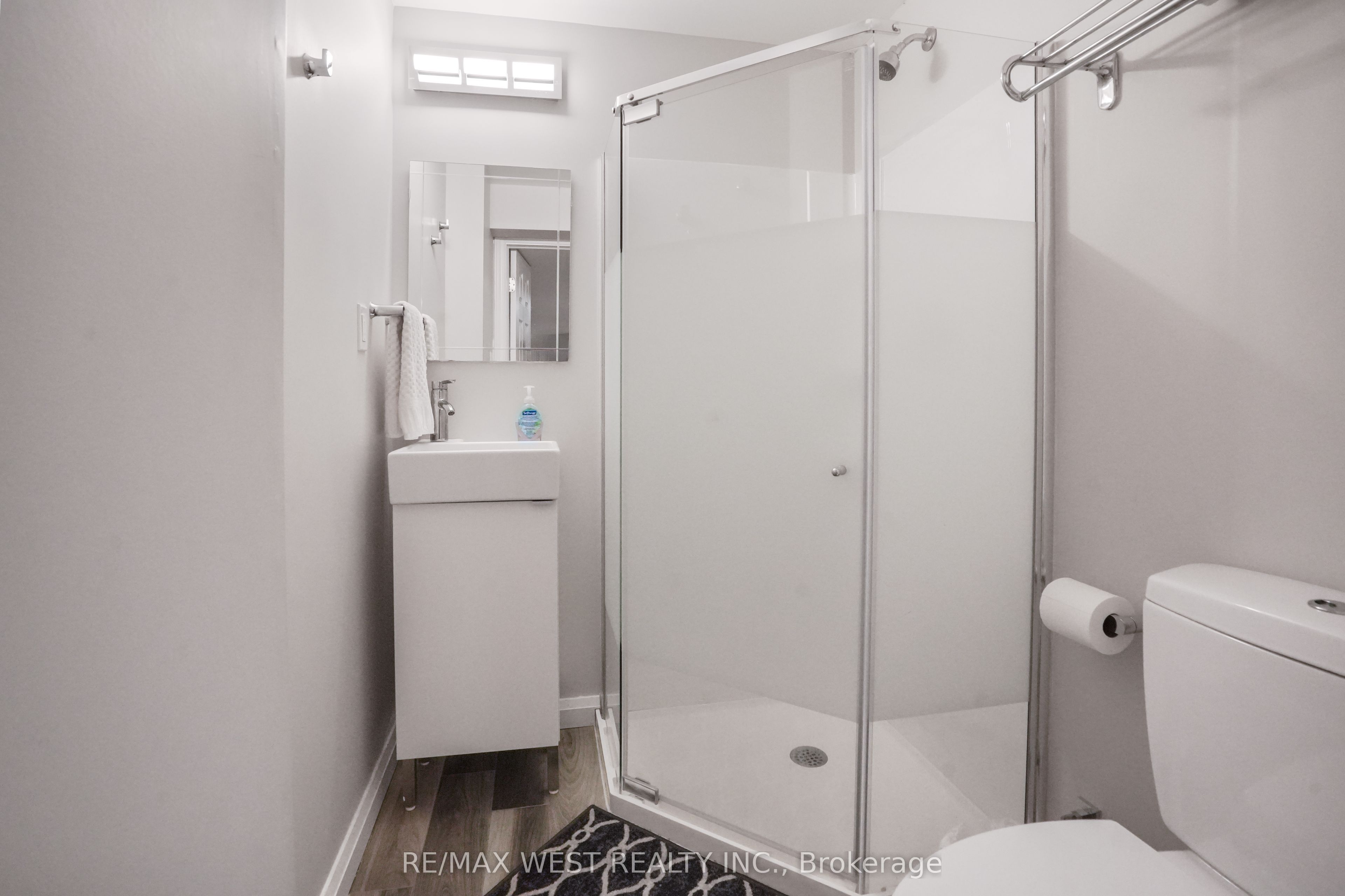 8 Jensen Court Property Photo 14