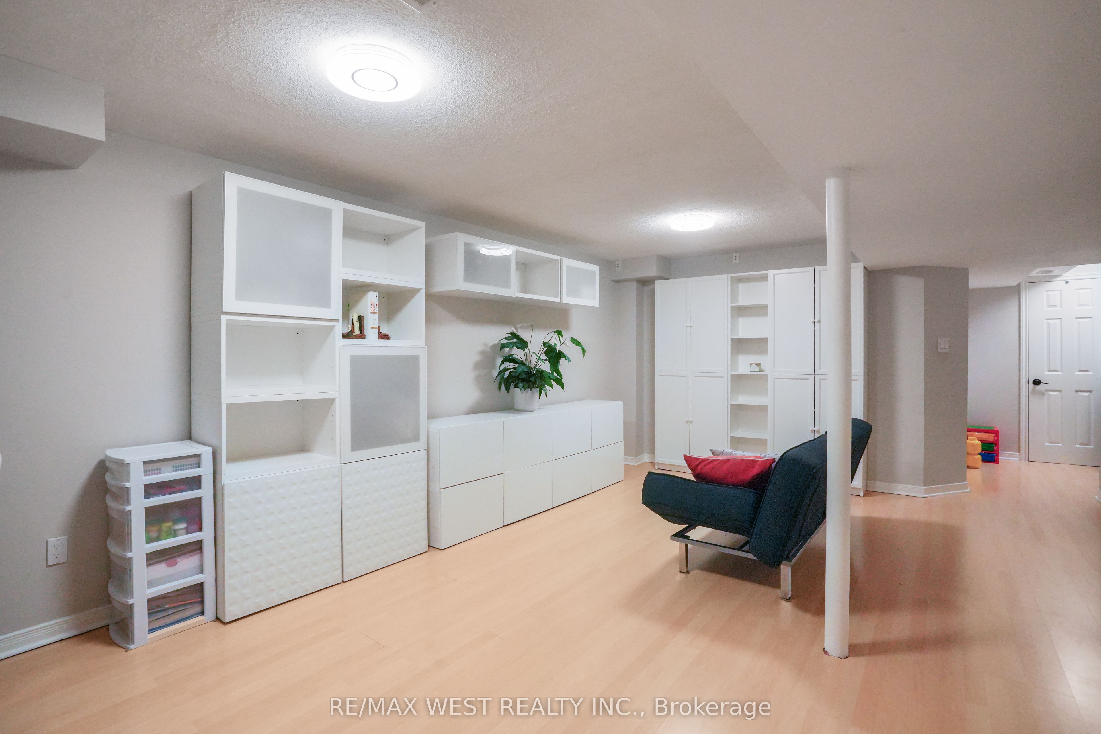 8 Jensen Court Property Photo 15