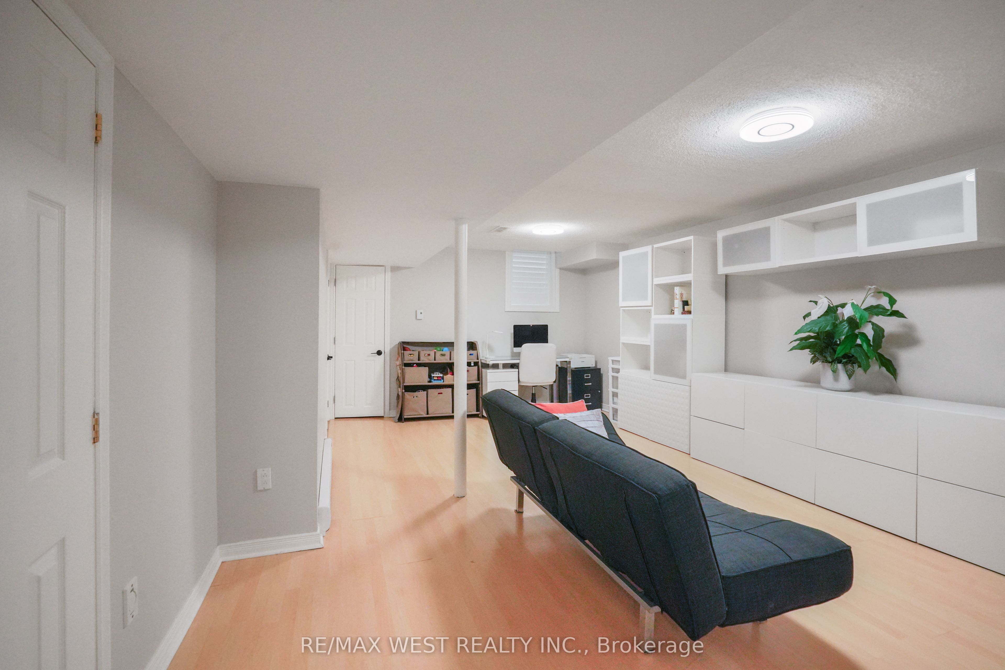 8 Jensen Court Property Photo 17