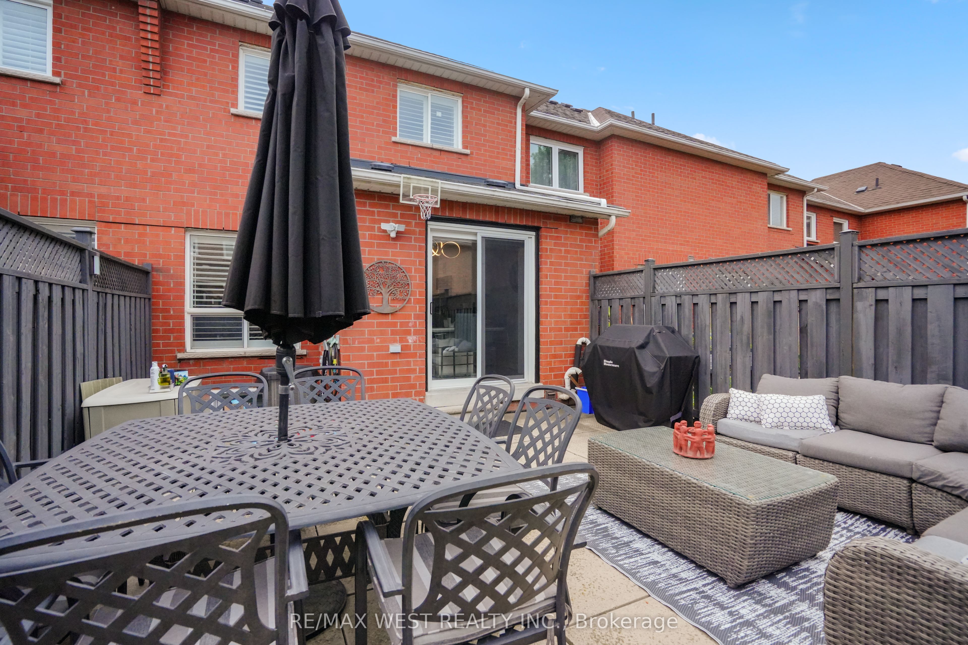 8 Jensen Court Property Photo 33