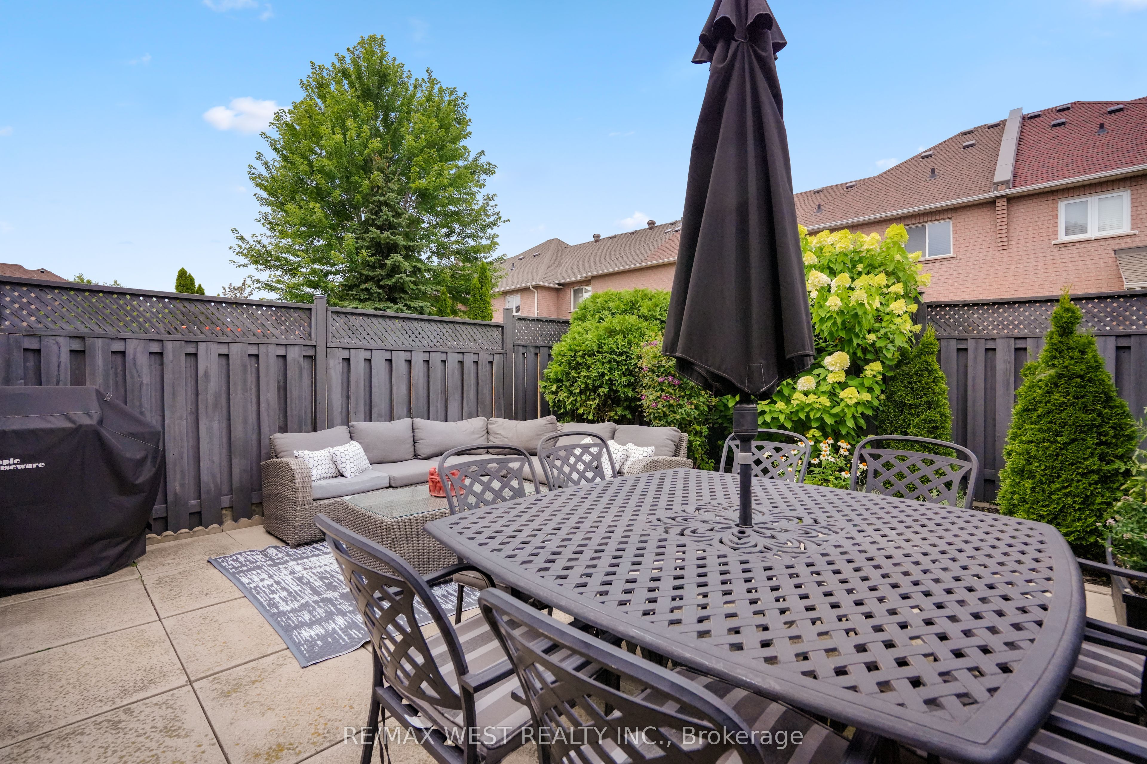 8 Jensen Court Property Photo 34