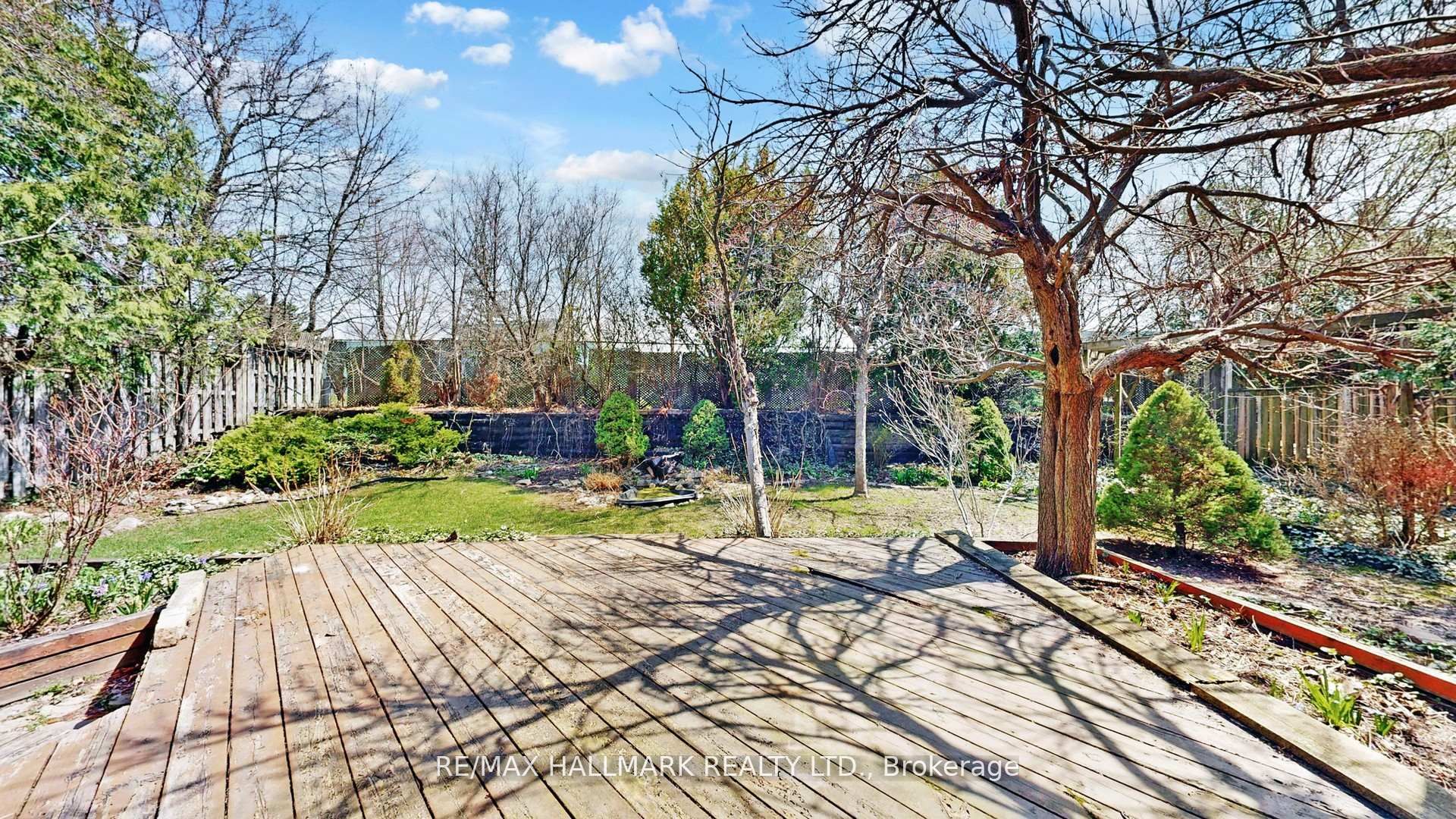 82 Windermere Crescent S Property Photo 46