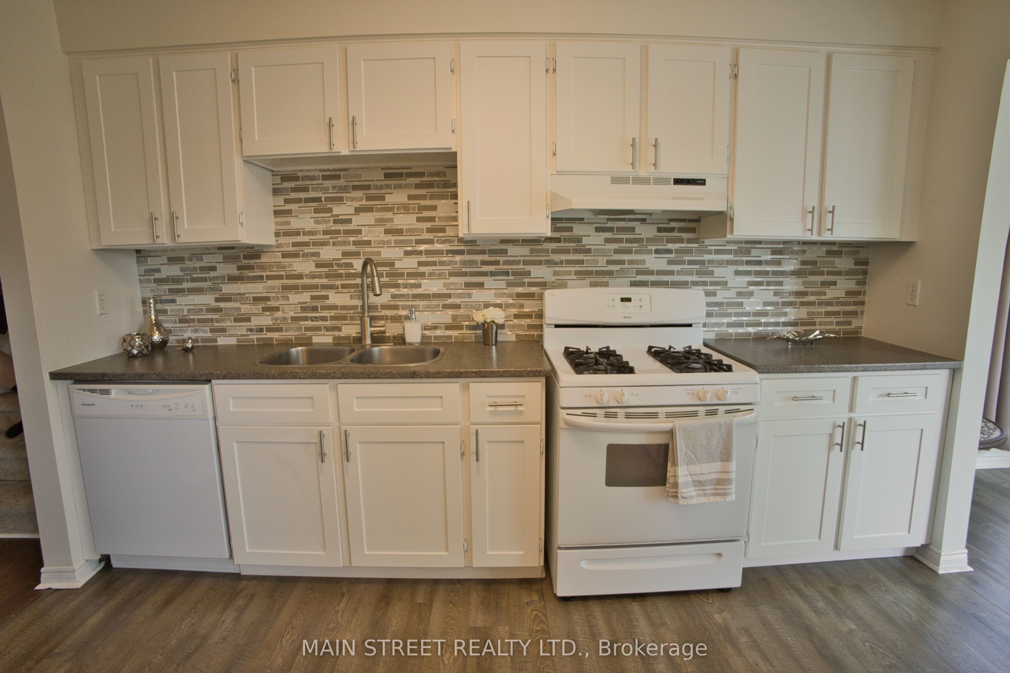 97 Riverglen Drive Property Photo 8