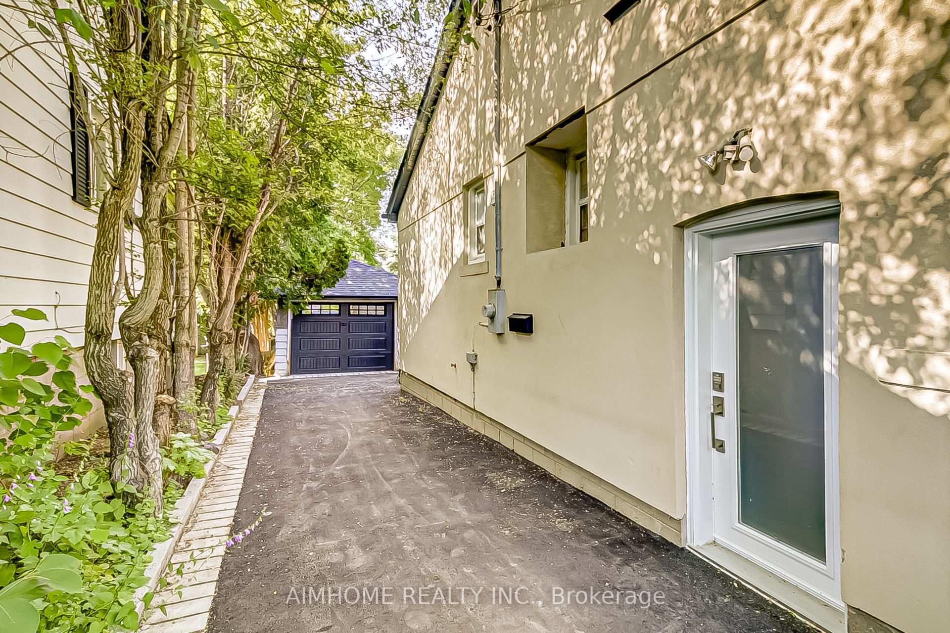 108 Steeles Avenue E Property Photo 35