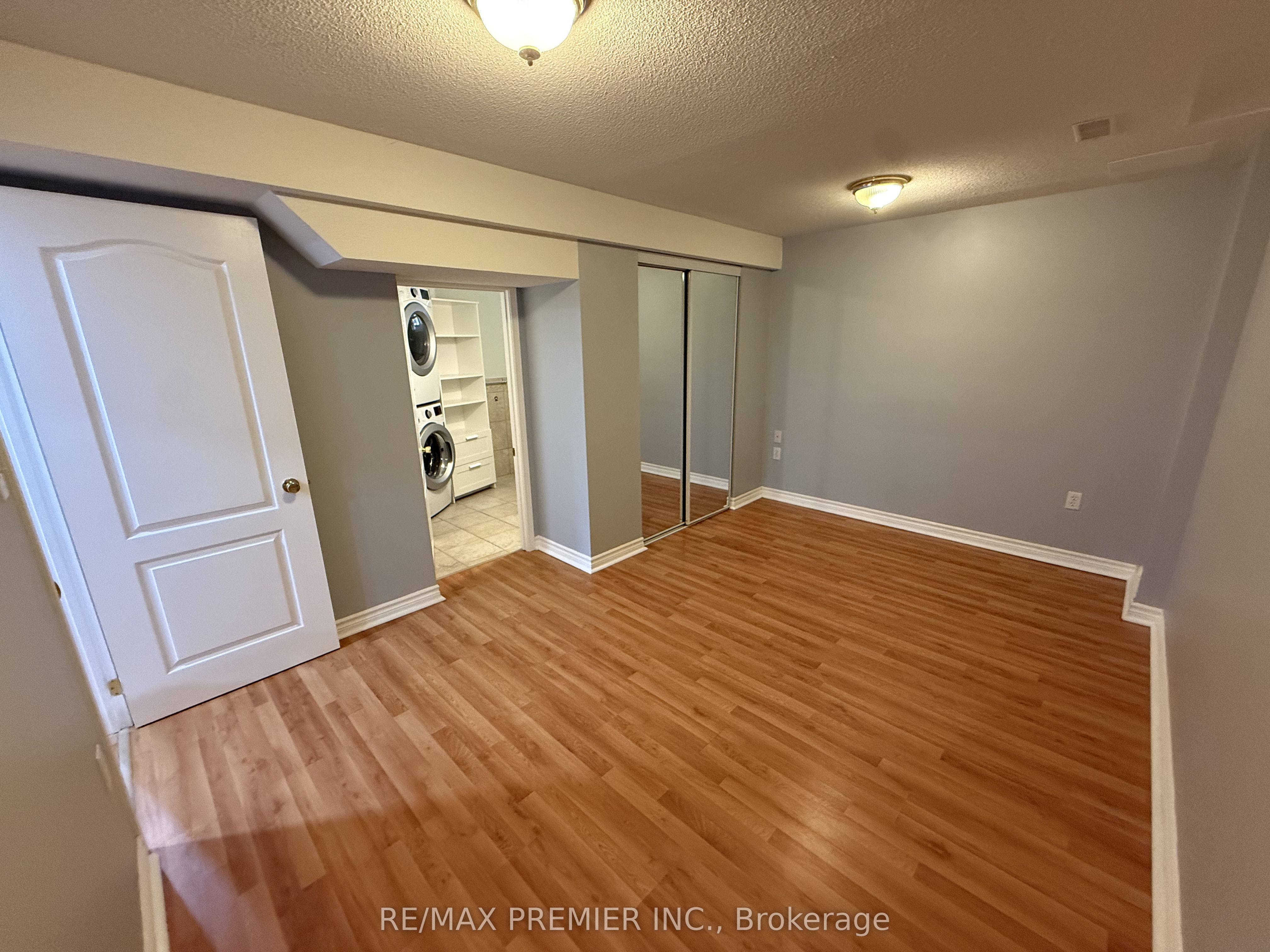 54 Castlepoint Drive Lower Property Photo 17