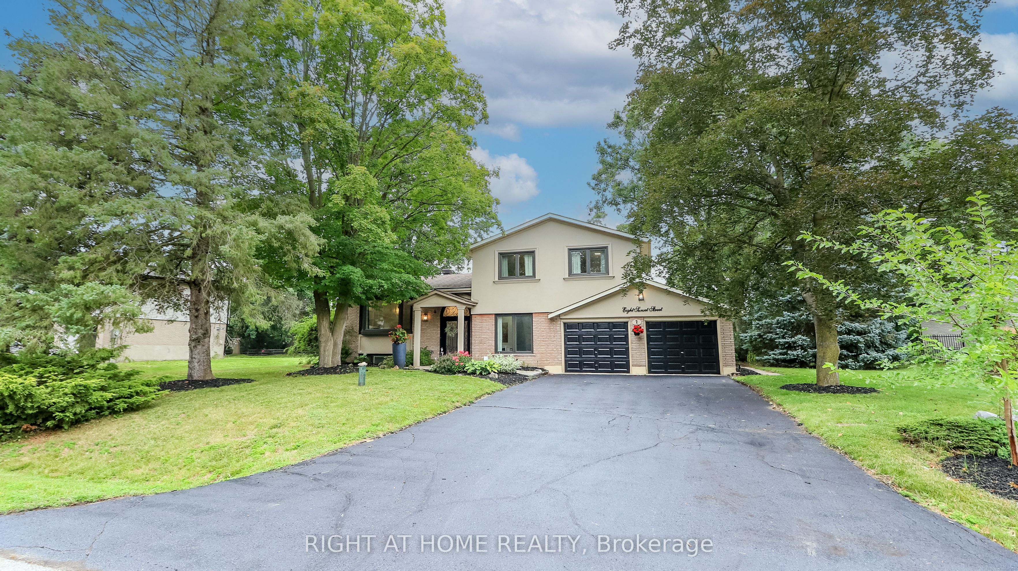 8 Sunset Street Property Photo 1