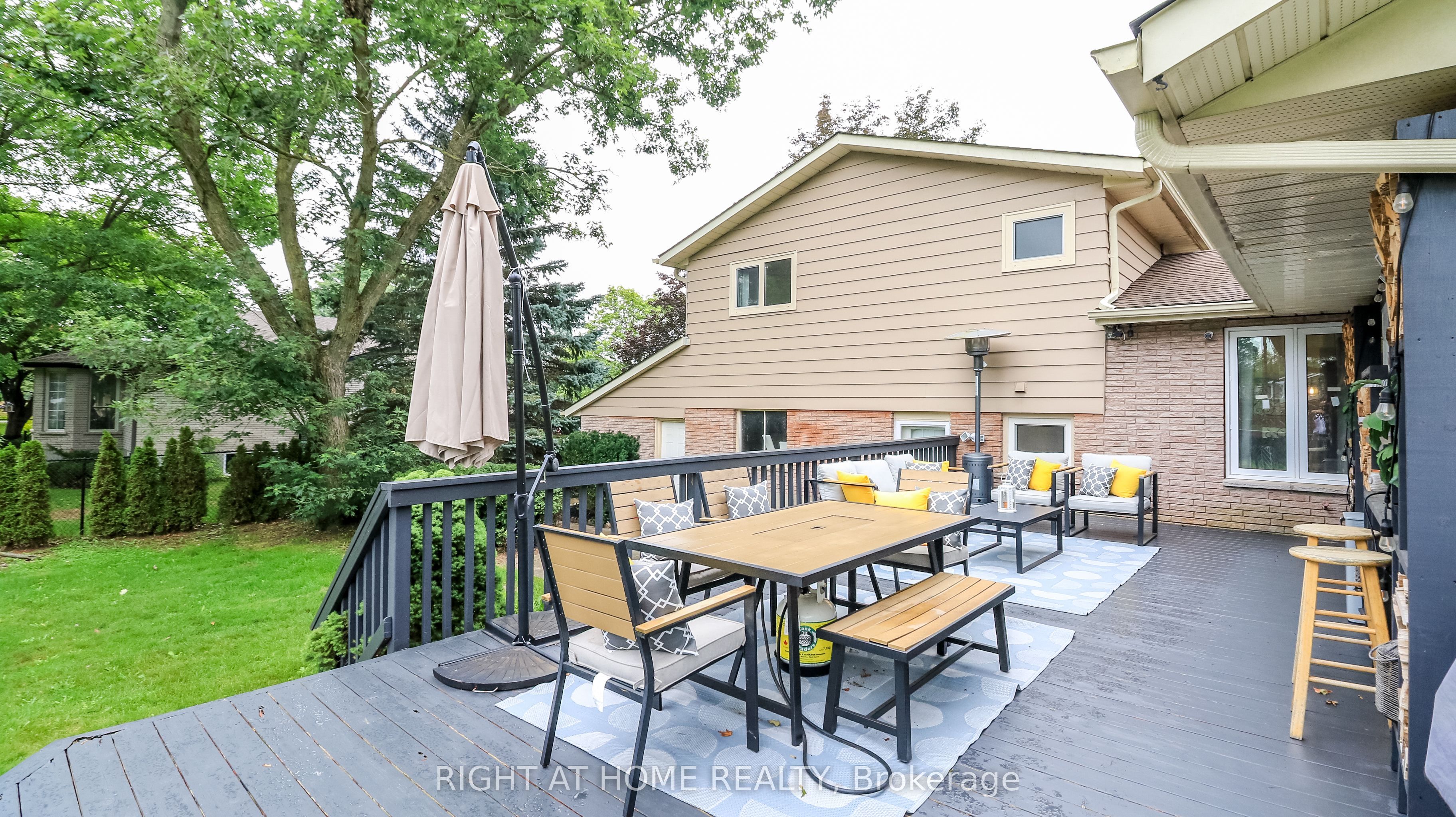 8 Sunset Street Property Photo 3
