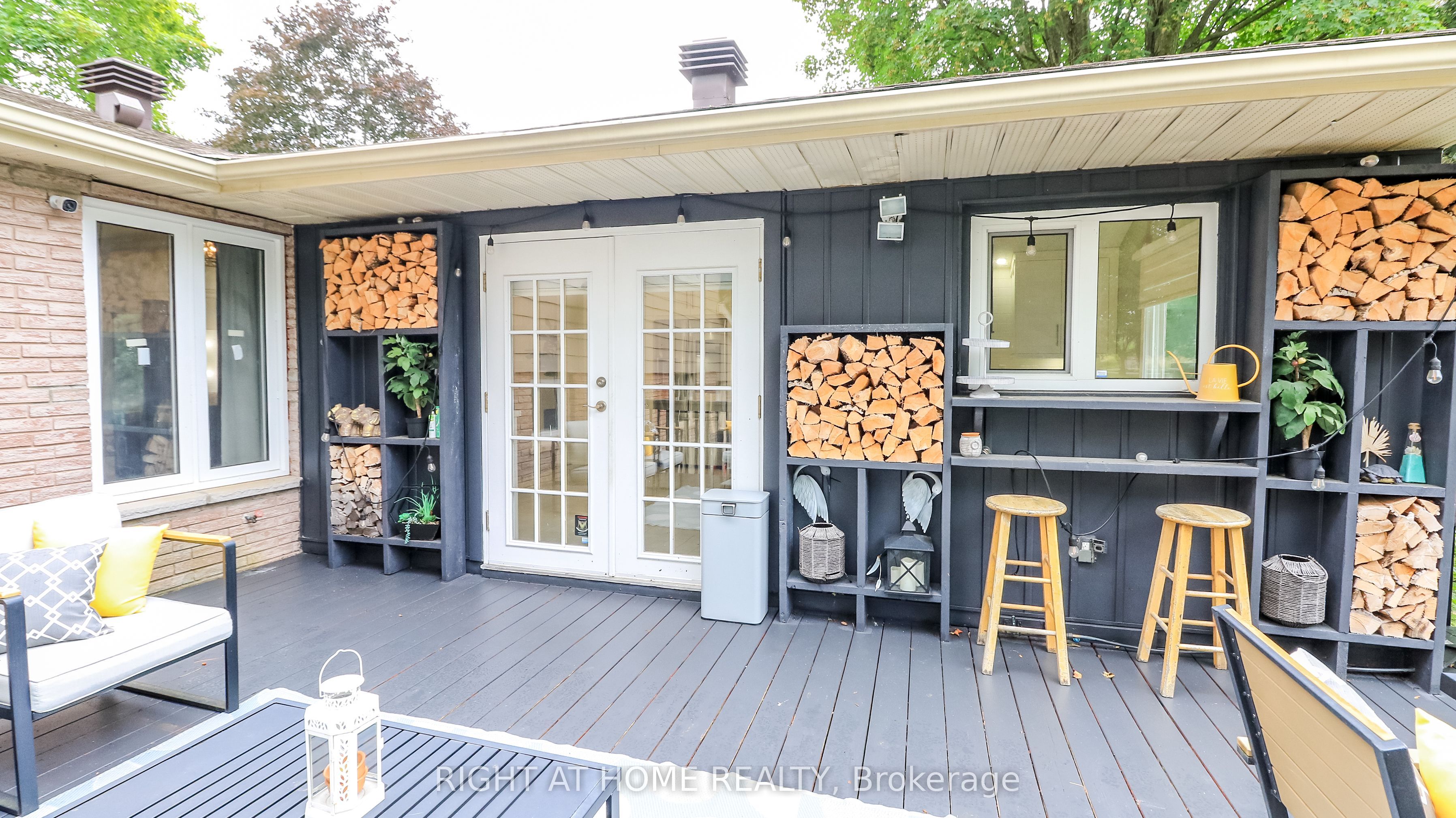 8 Sunset Street Property Photo 4