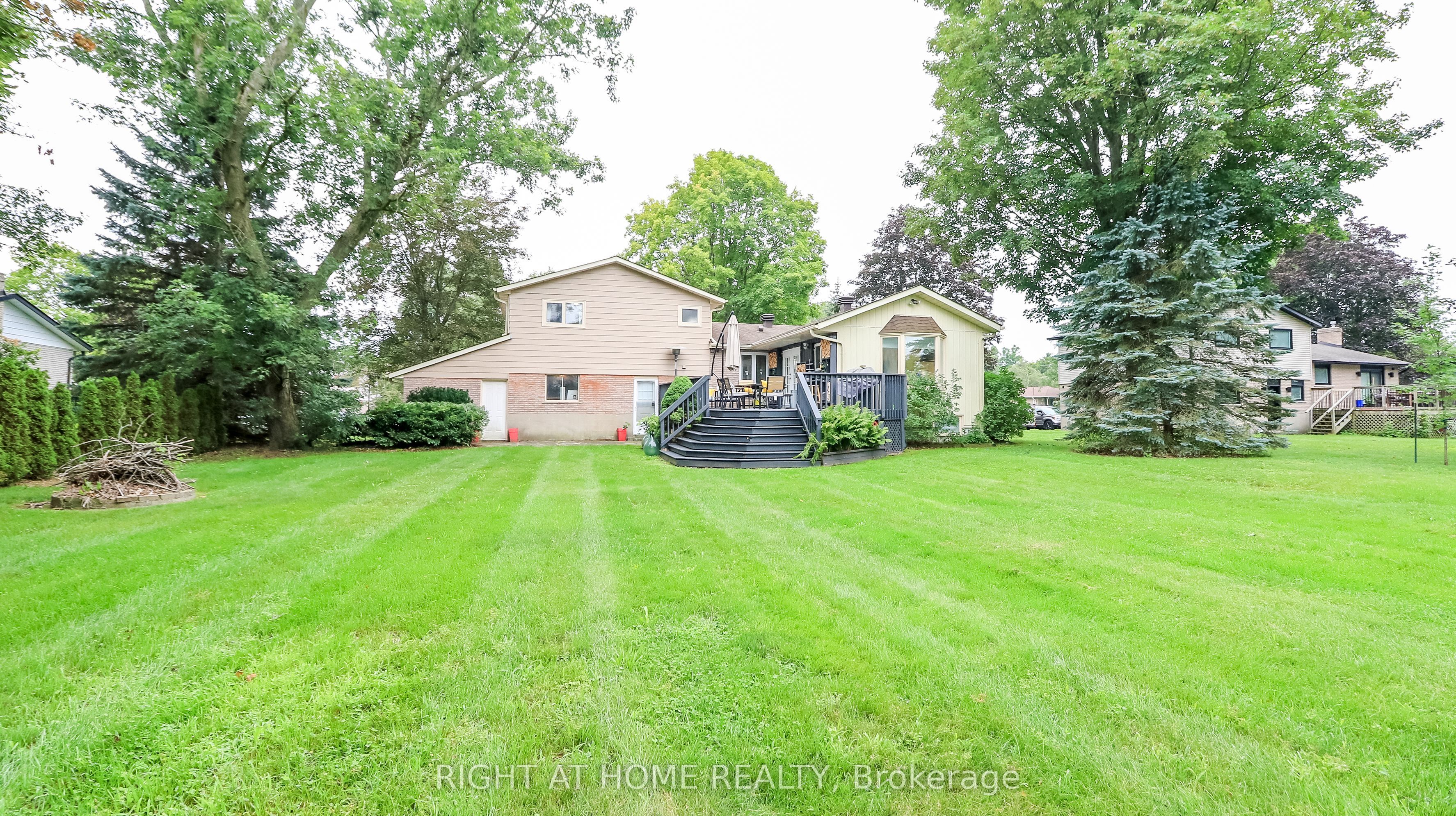 8 Sunset Street Property Photo 7