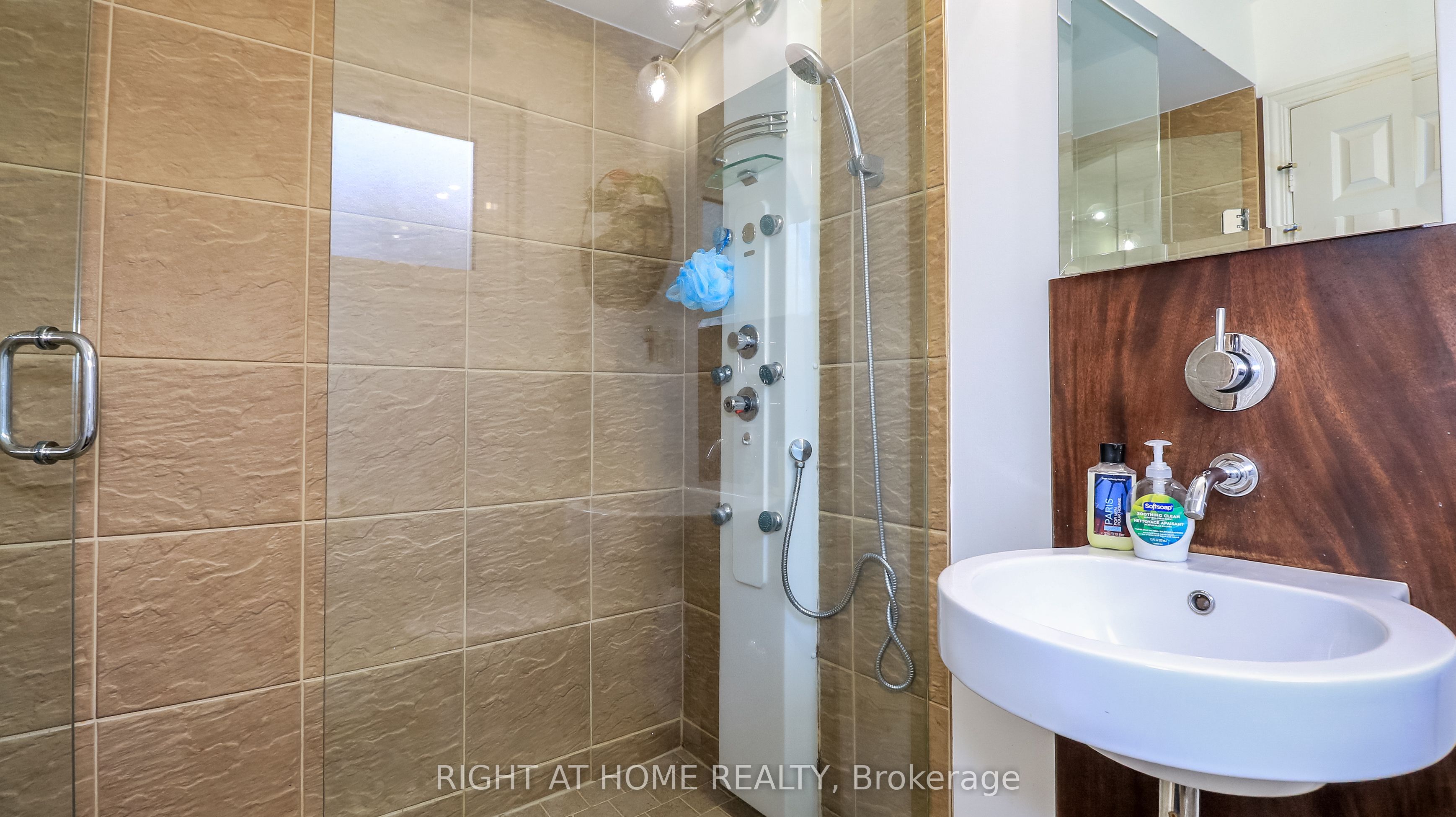 8 Sunset Street Property Photo 13