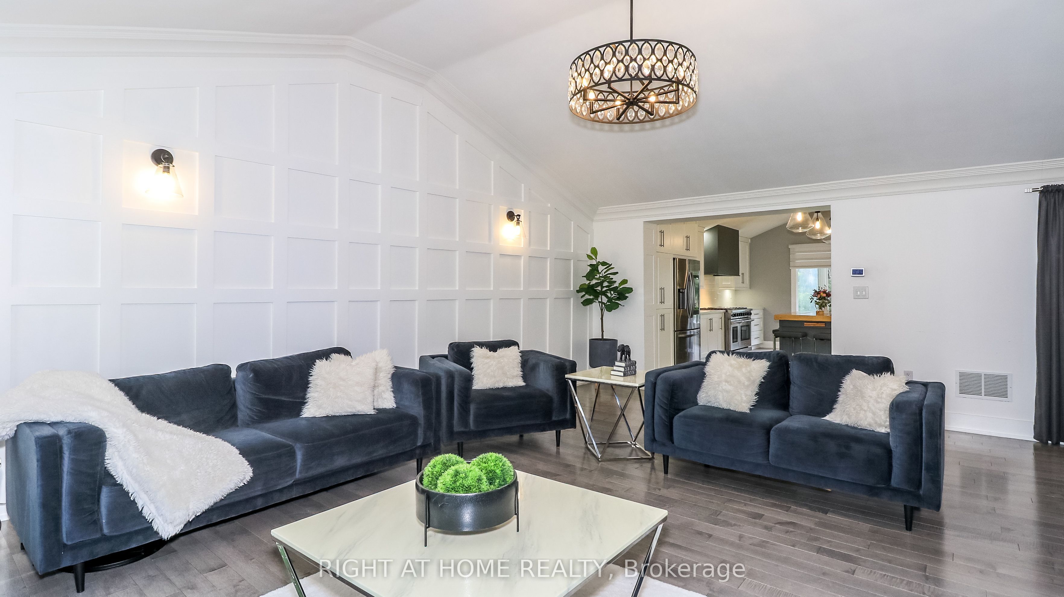 8 Sunset Street Property Photo 33