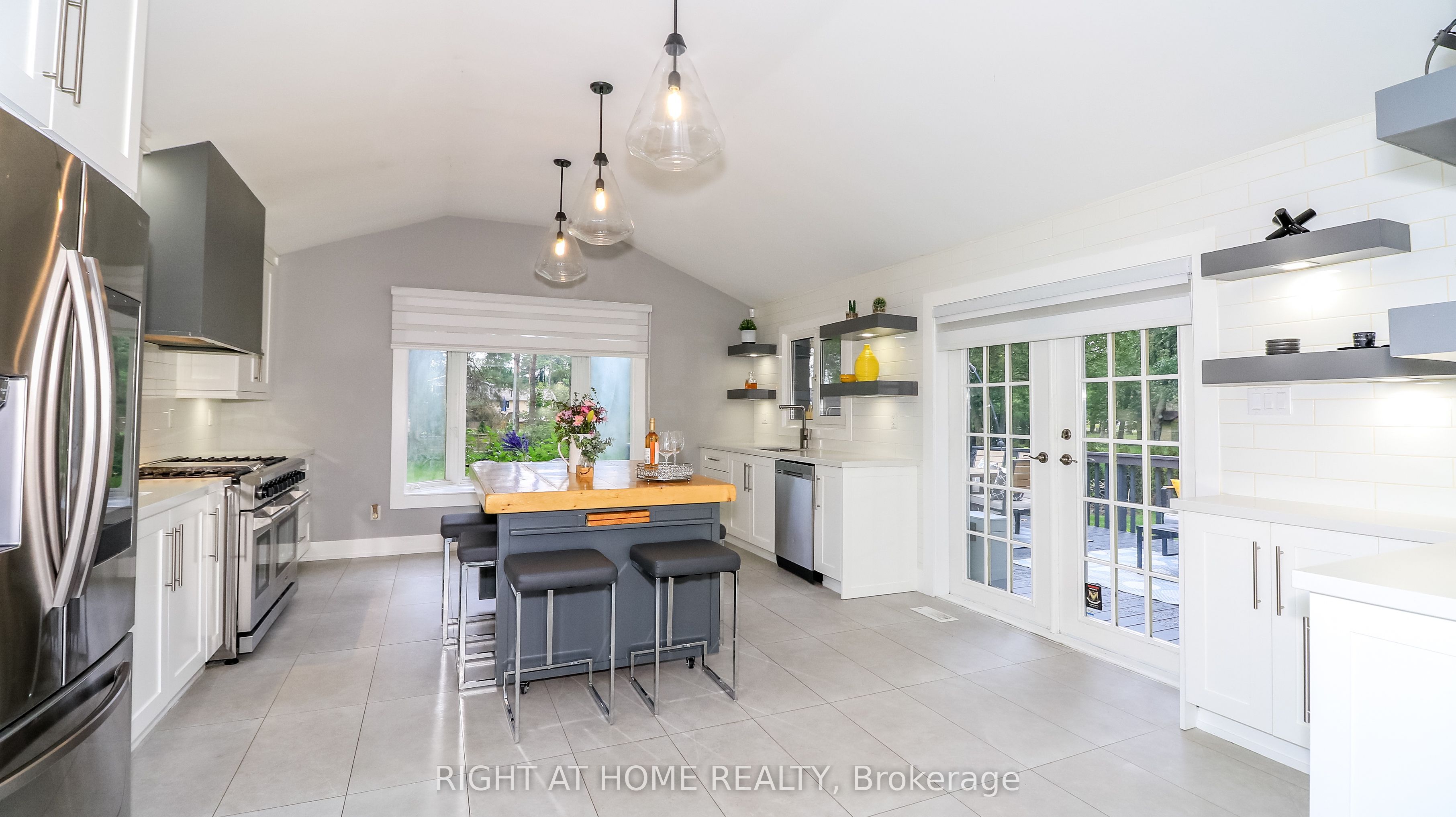 8 Sunset Street Property Photo 34