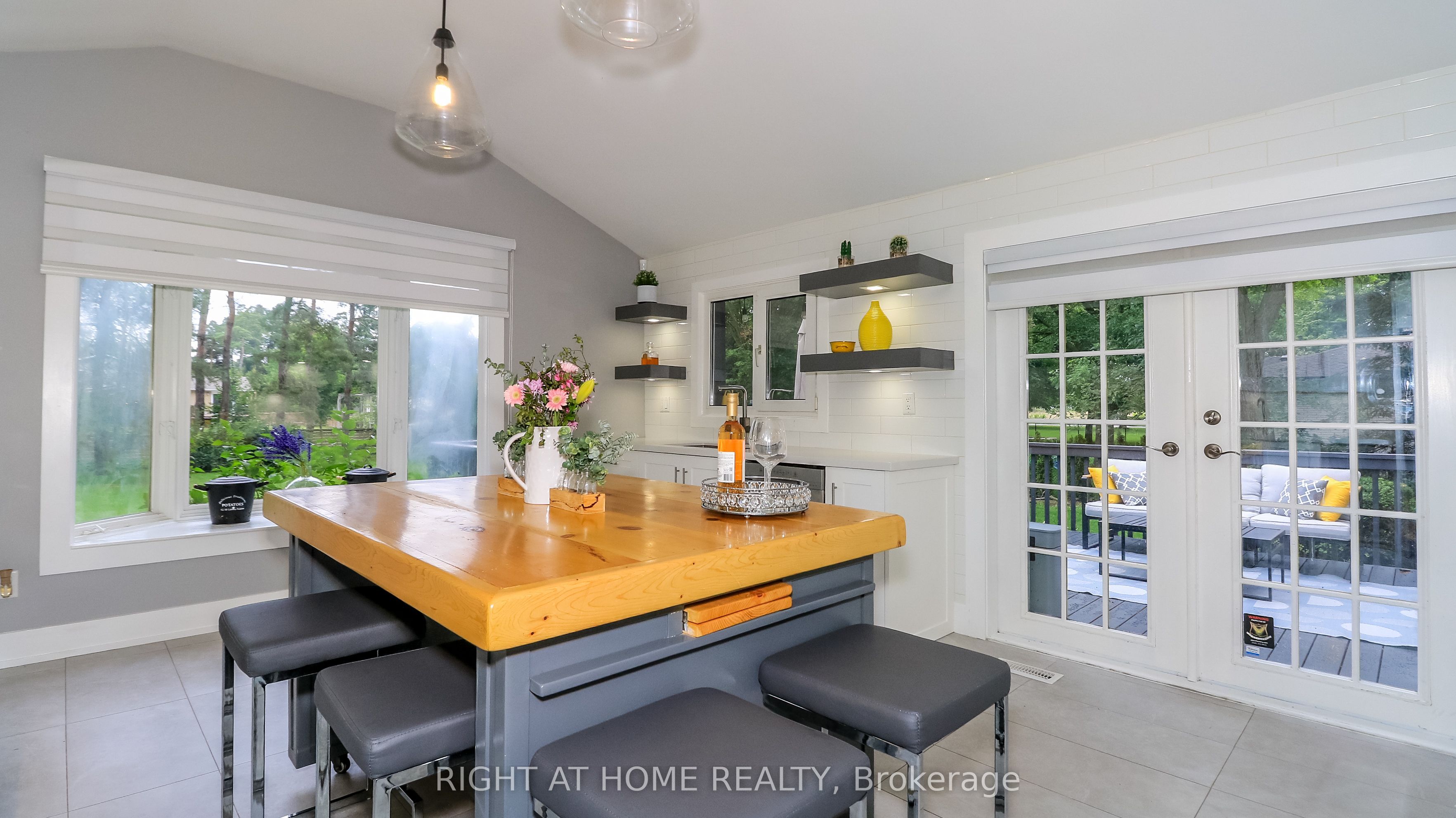 8 Sunset Street Property Photo 39