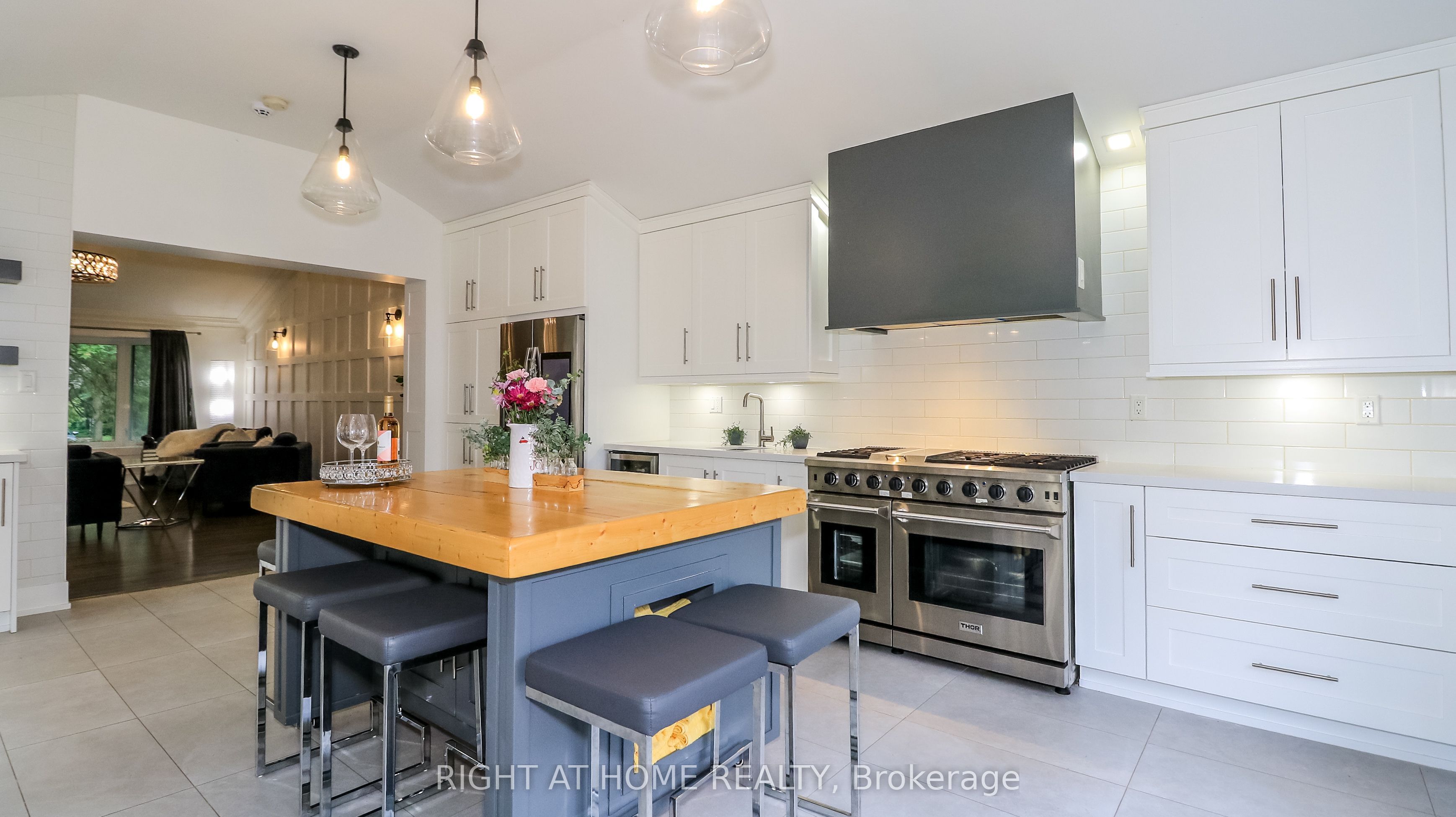 8 Sunset Street Property Photo 42