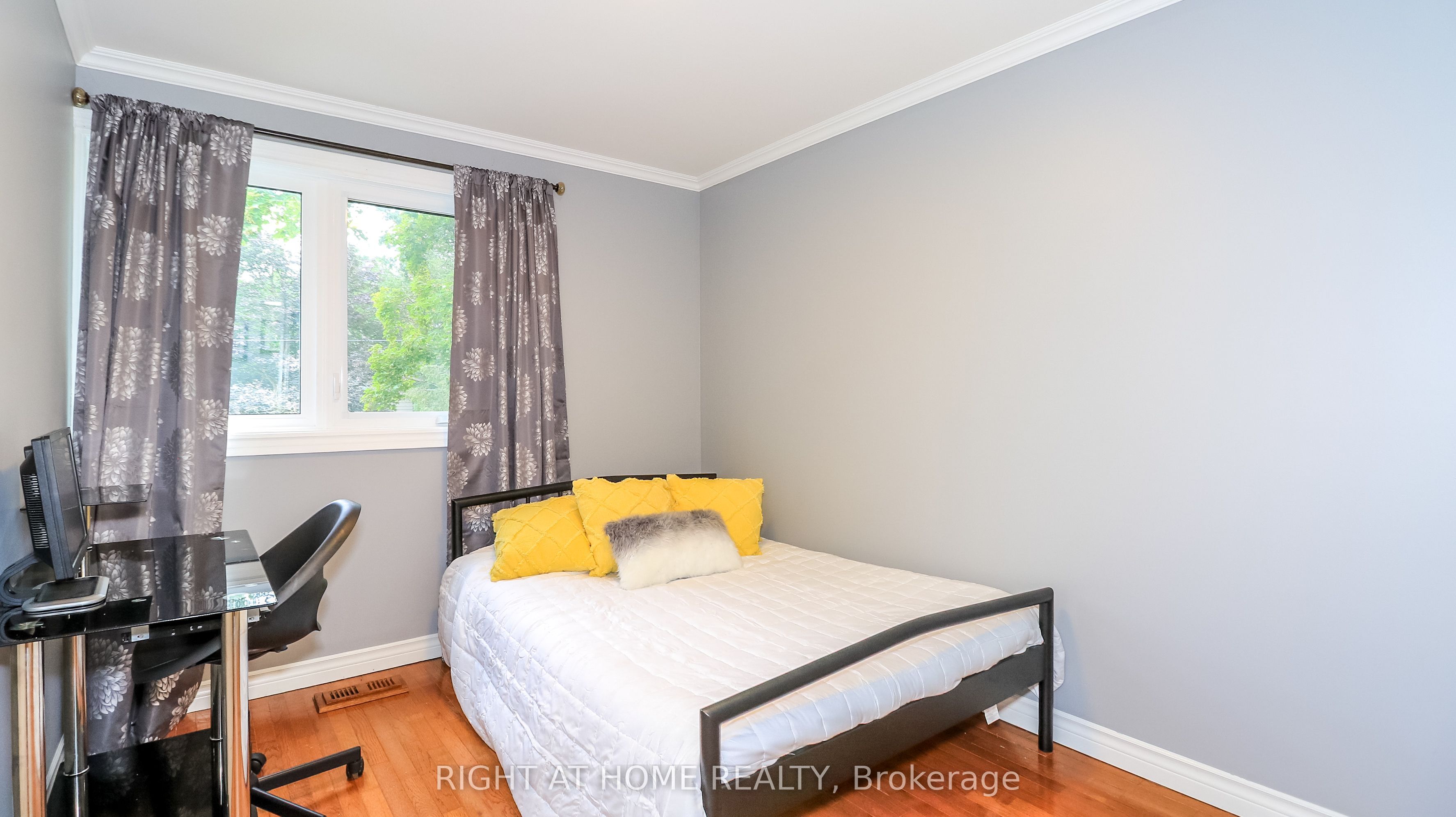 8 Sunset Street Property Photo 45