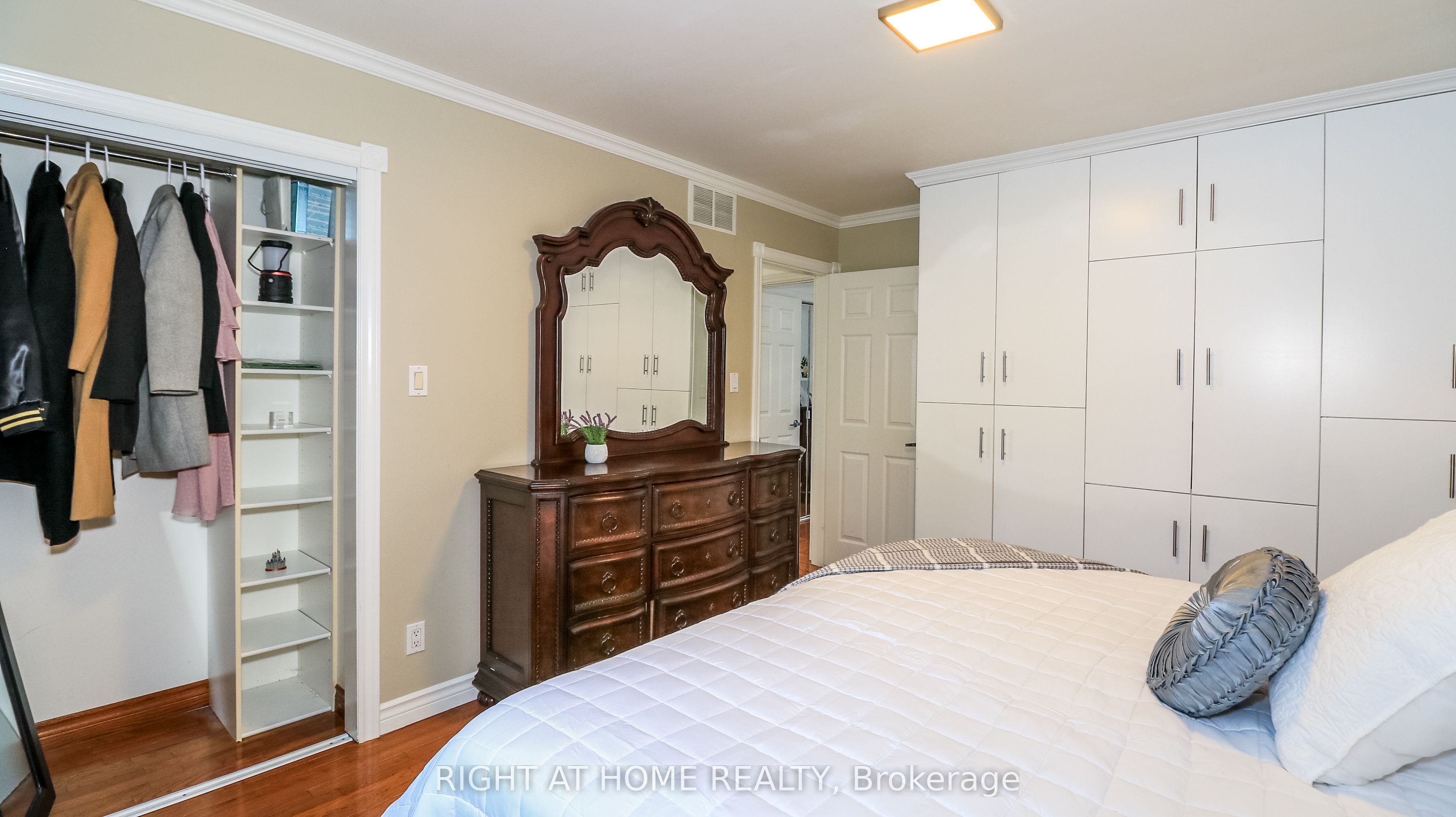 8 Sunset Street Property Photo 49