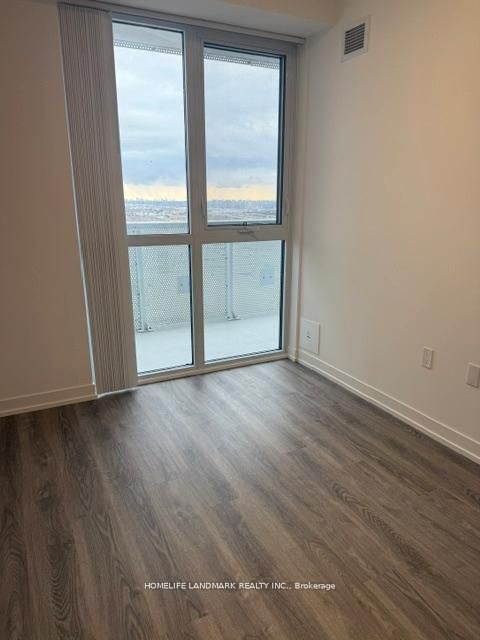 8 Interchange Way 2212 Property Photo 6