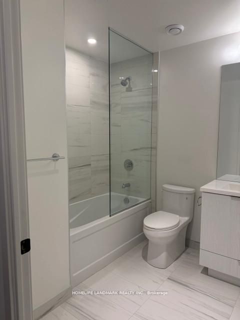 8 Interchange Way 2212 Property Photo 7