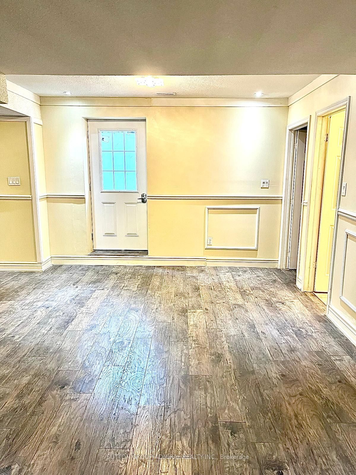 22 Waltham Crescent Basement Property Photo 6