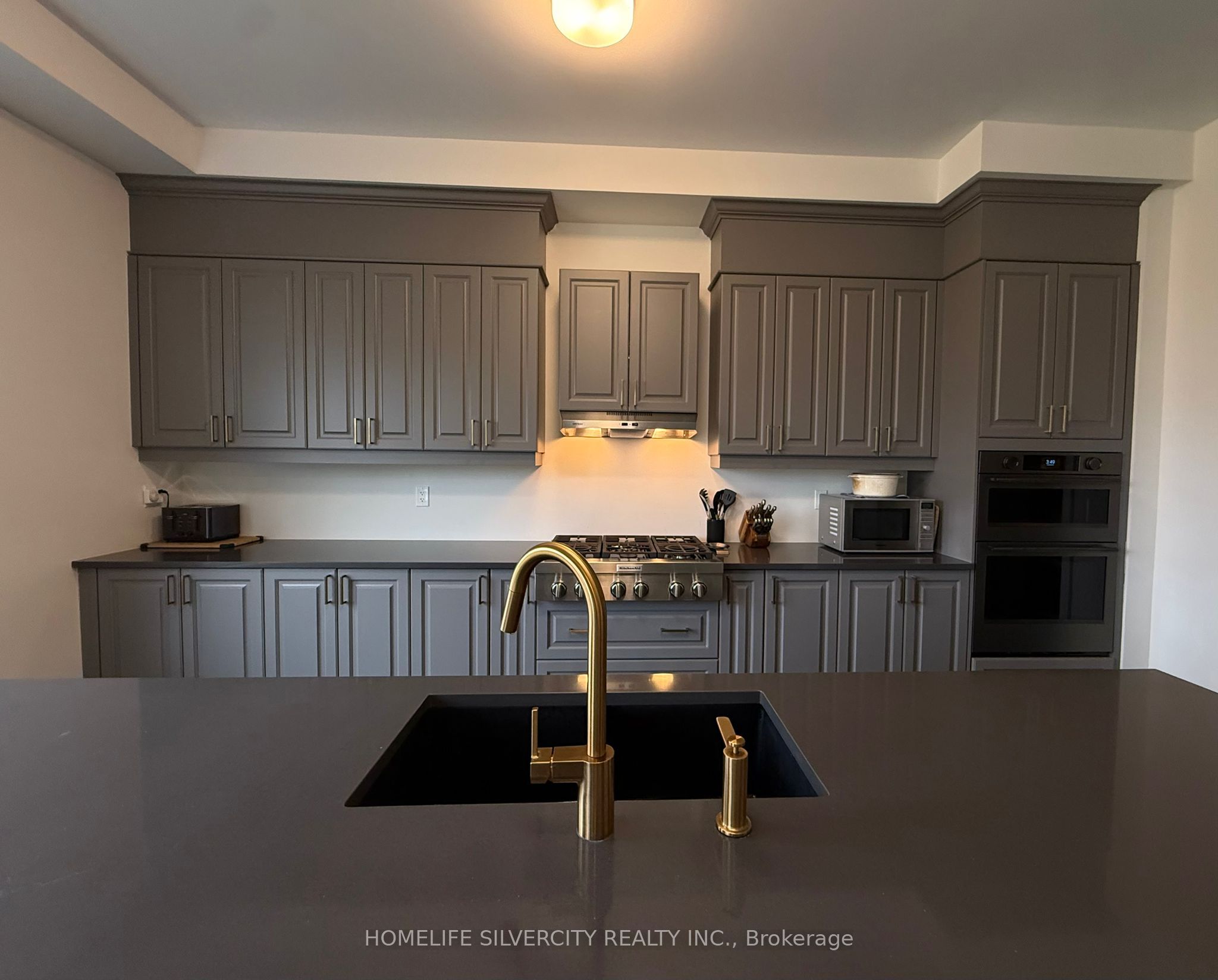 23 Marigold Boulevard E Property Photo 4