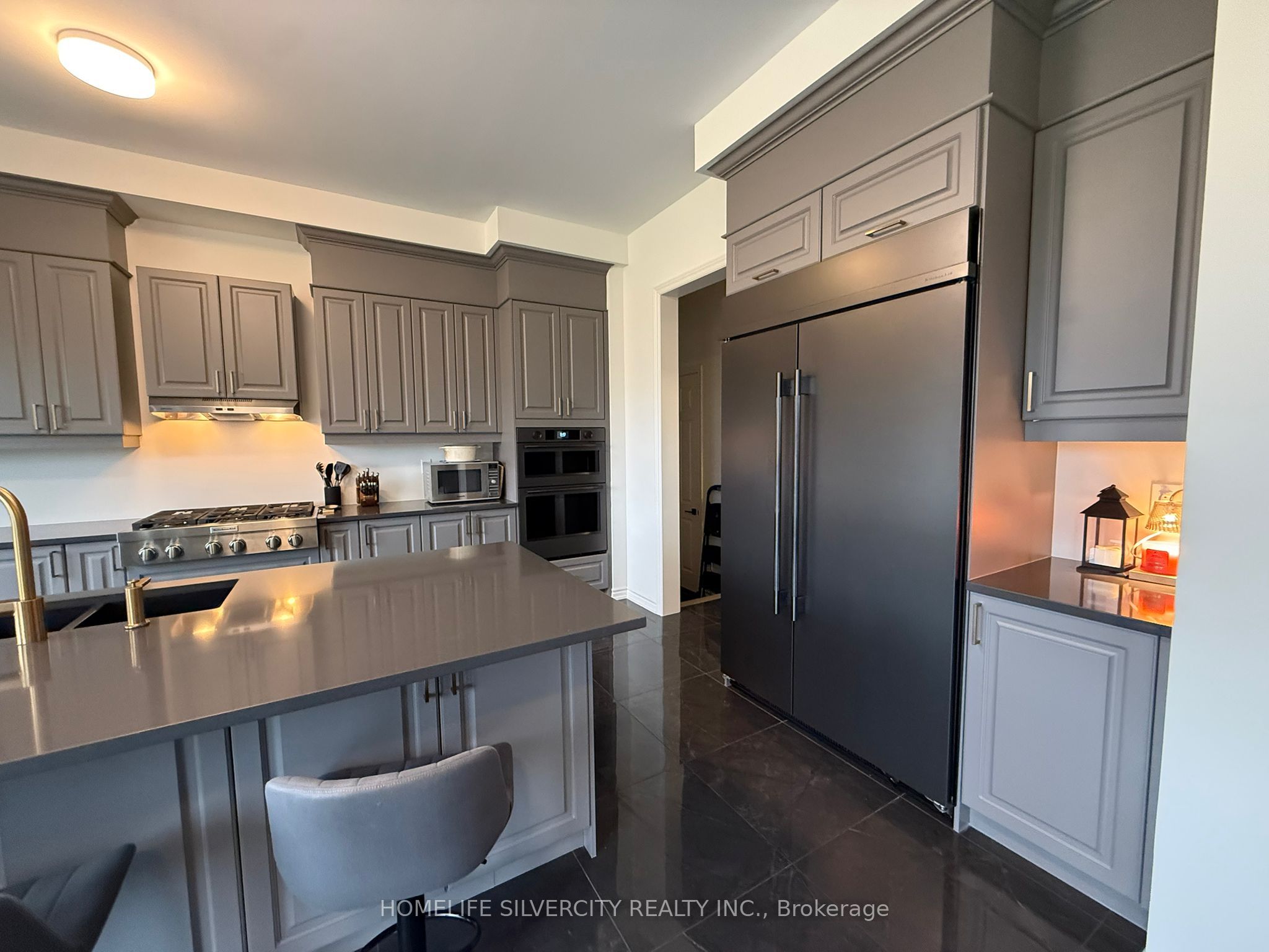 23 Marigold Boulevard E Property Photo 6