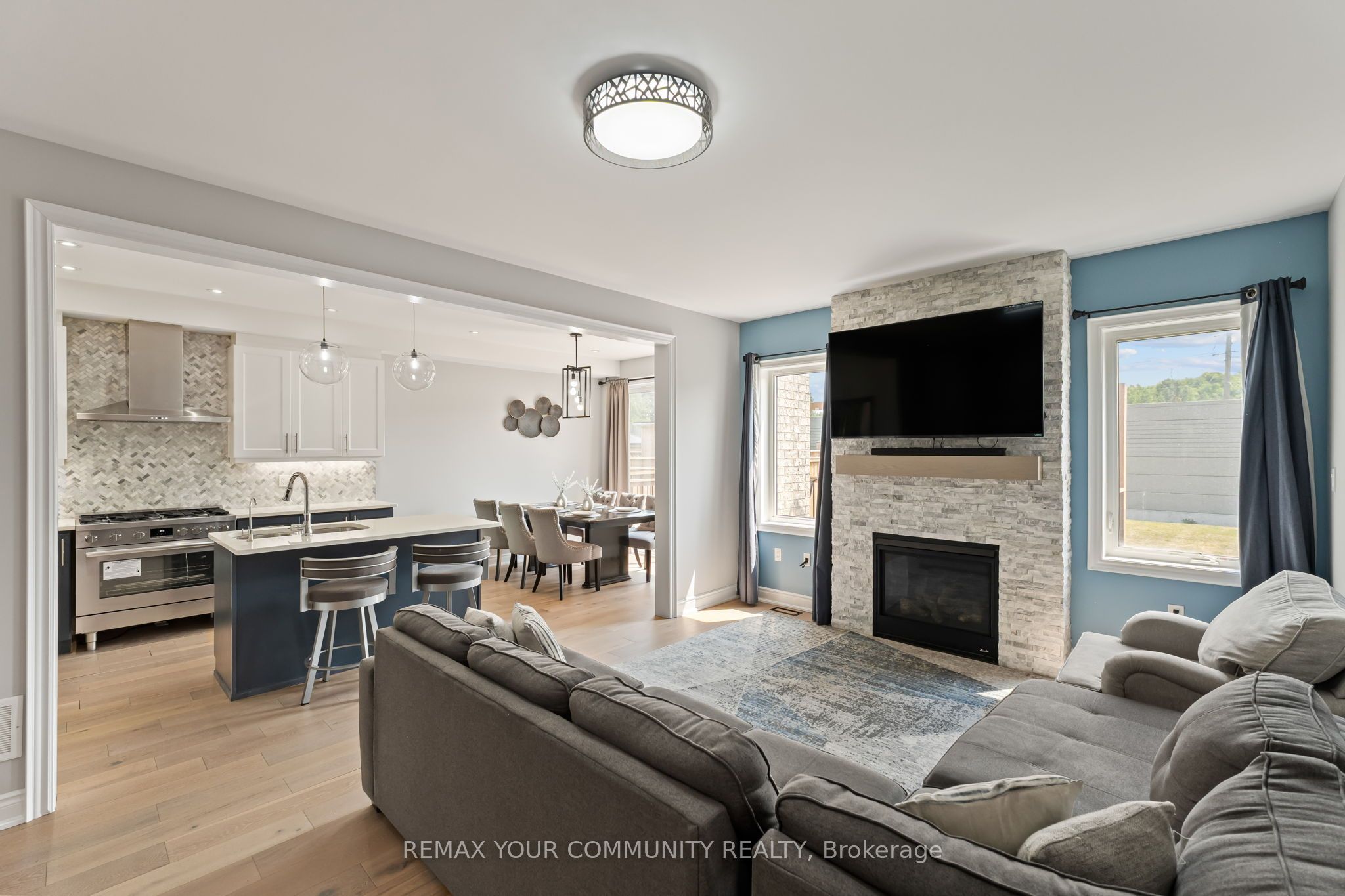 99 Walker Boulevard Property Photo 8