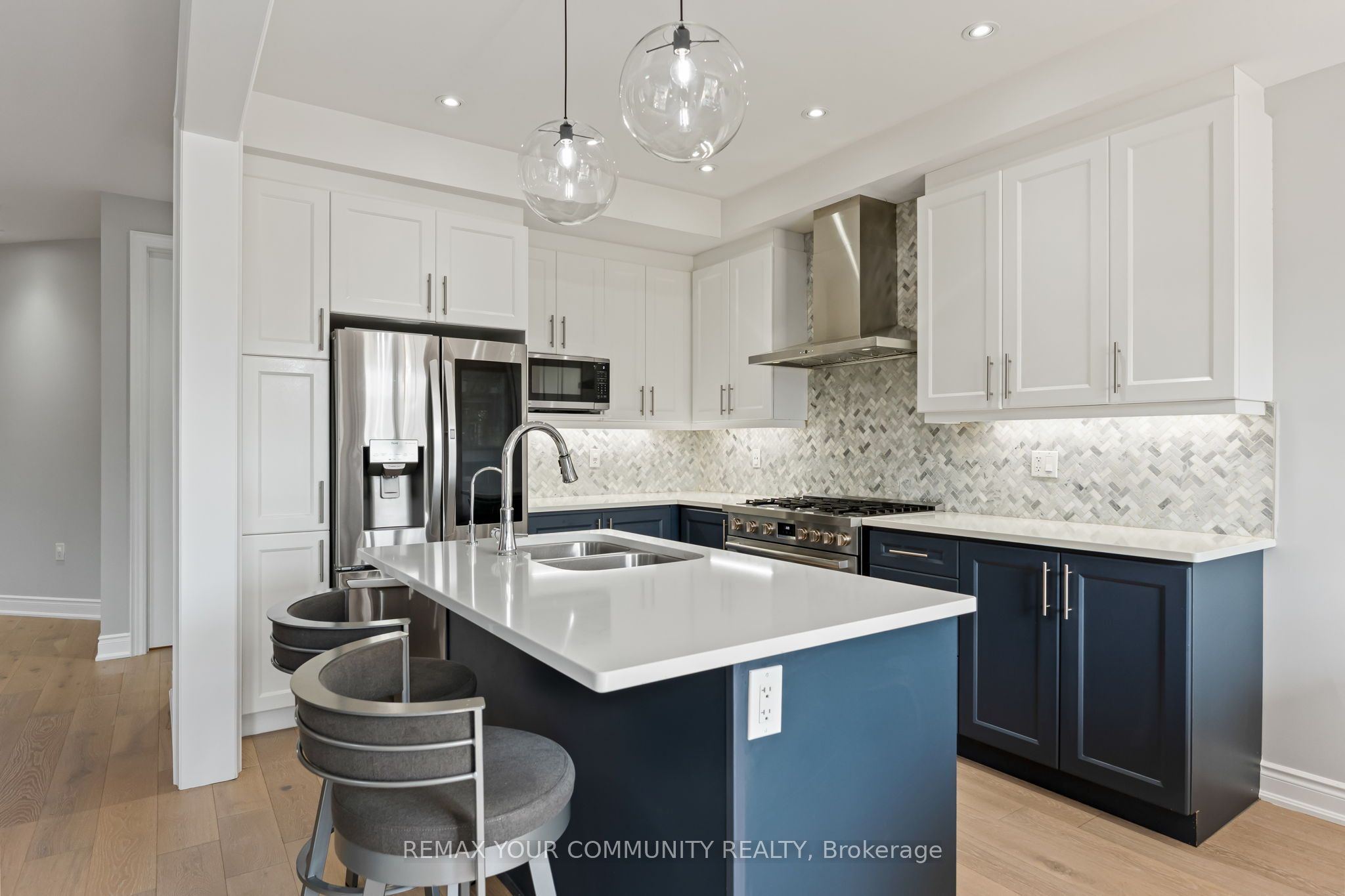 99 Walker Boulevard Property Photo 16