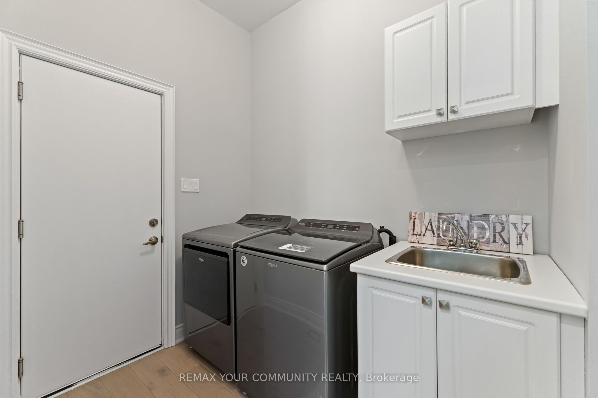 99 Walker Boulevard Property Photo 20