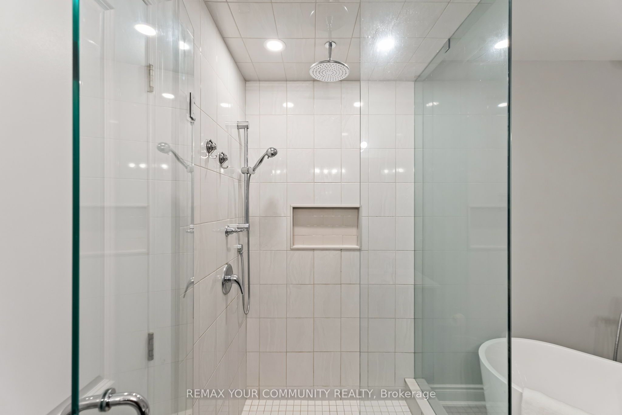 99 Walker Boulevard Property Photo 33