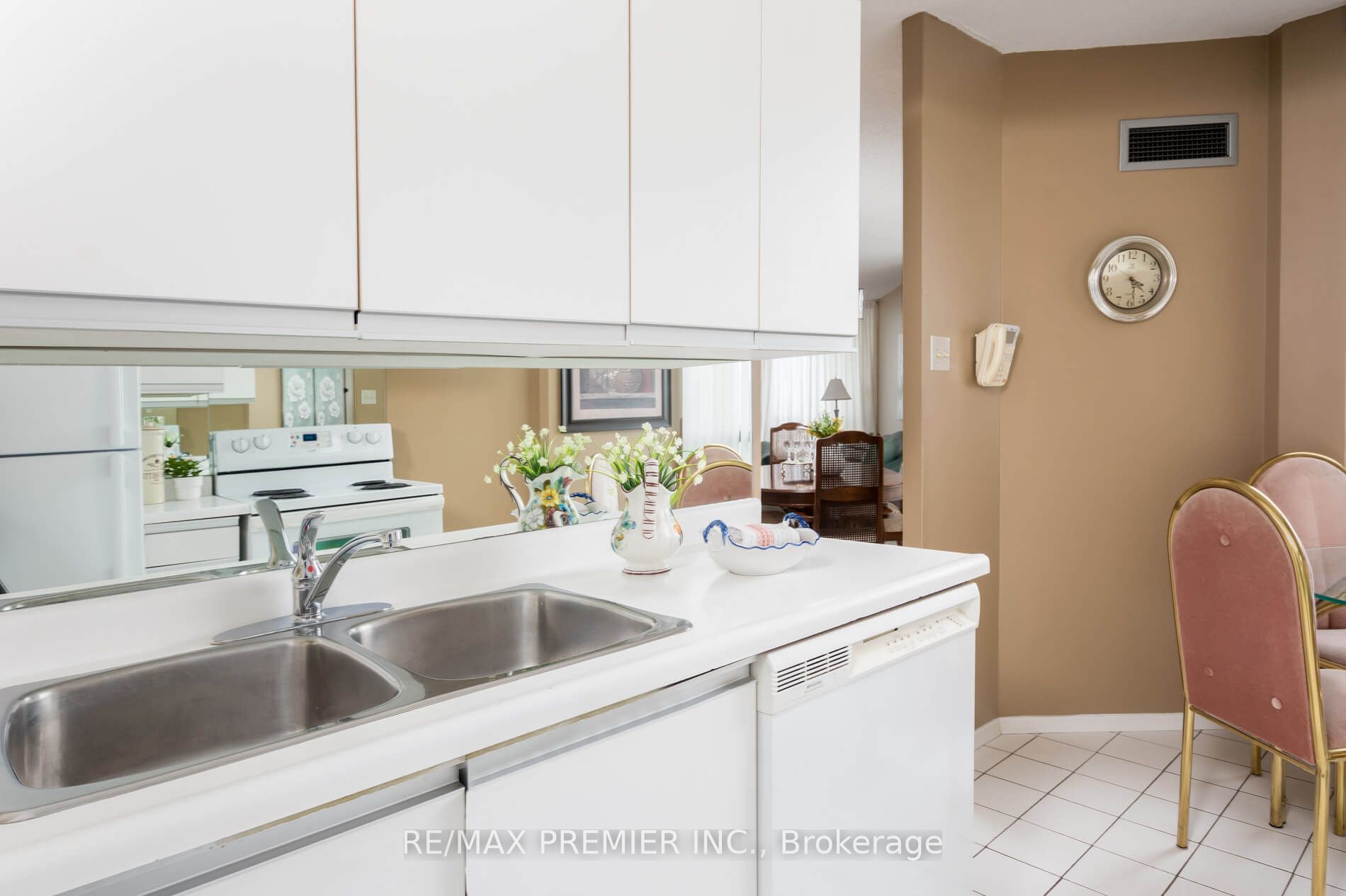 7440 Bathurst Street 1614 Property Photo 19