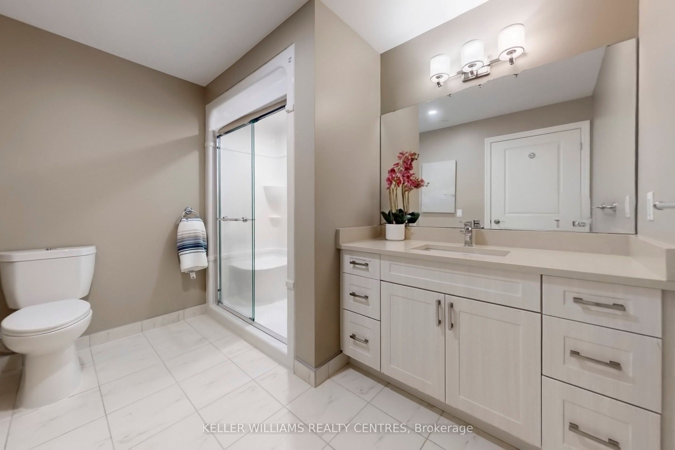 460 William Graham Drive 313 Property Photo 20