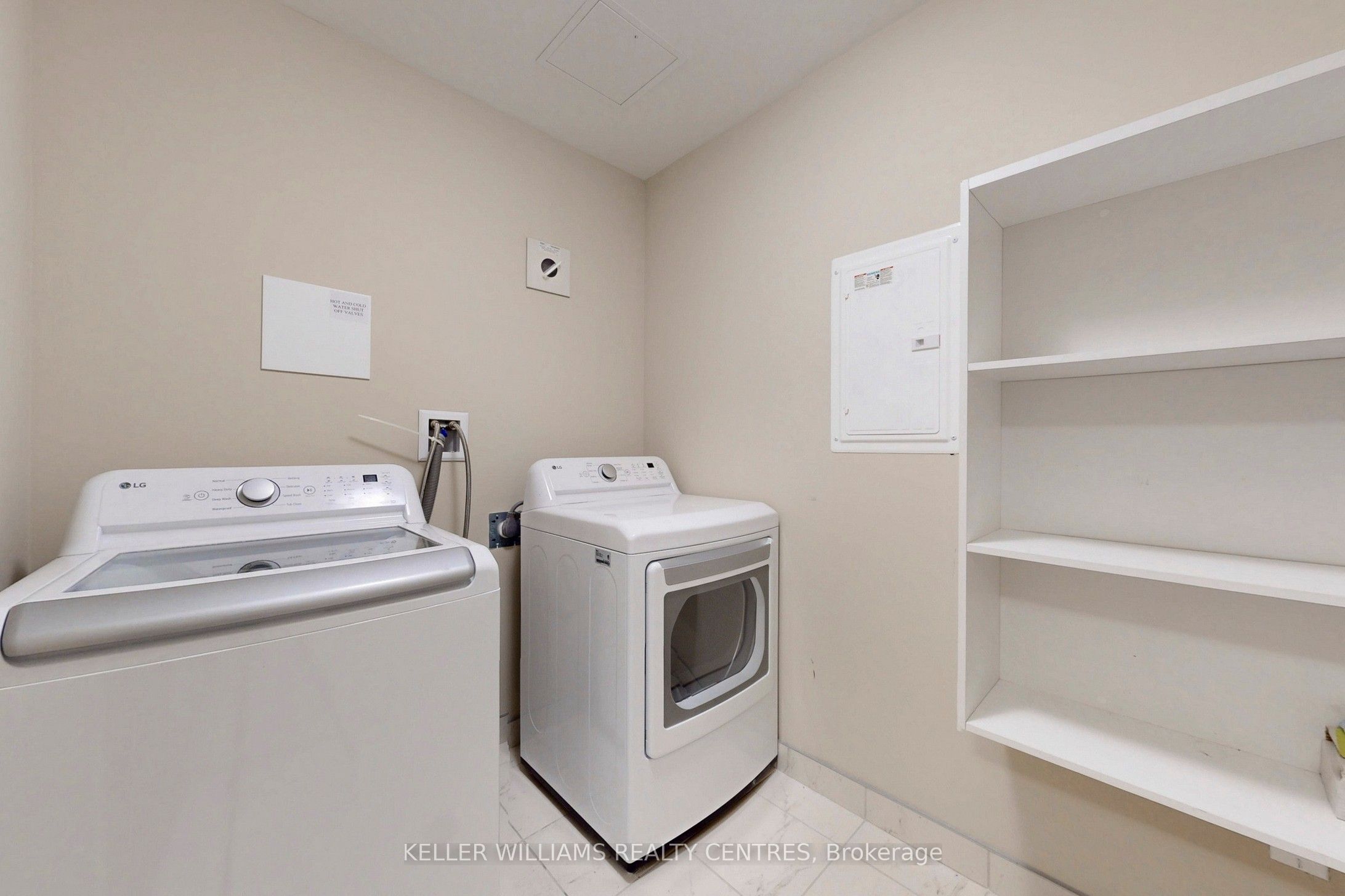 460 William Graham Drive 313 Property Photo 26