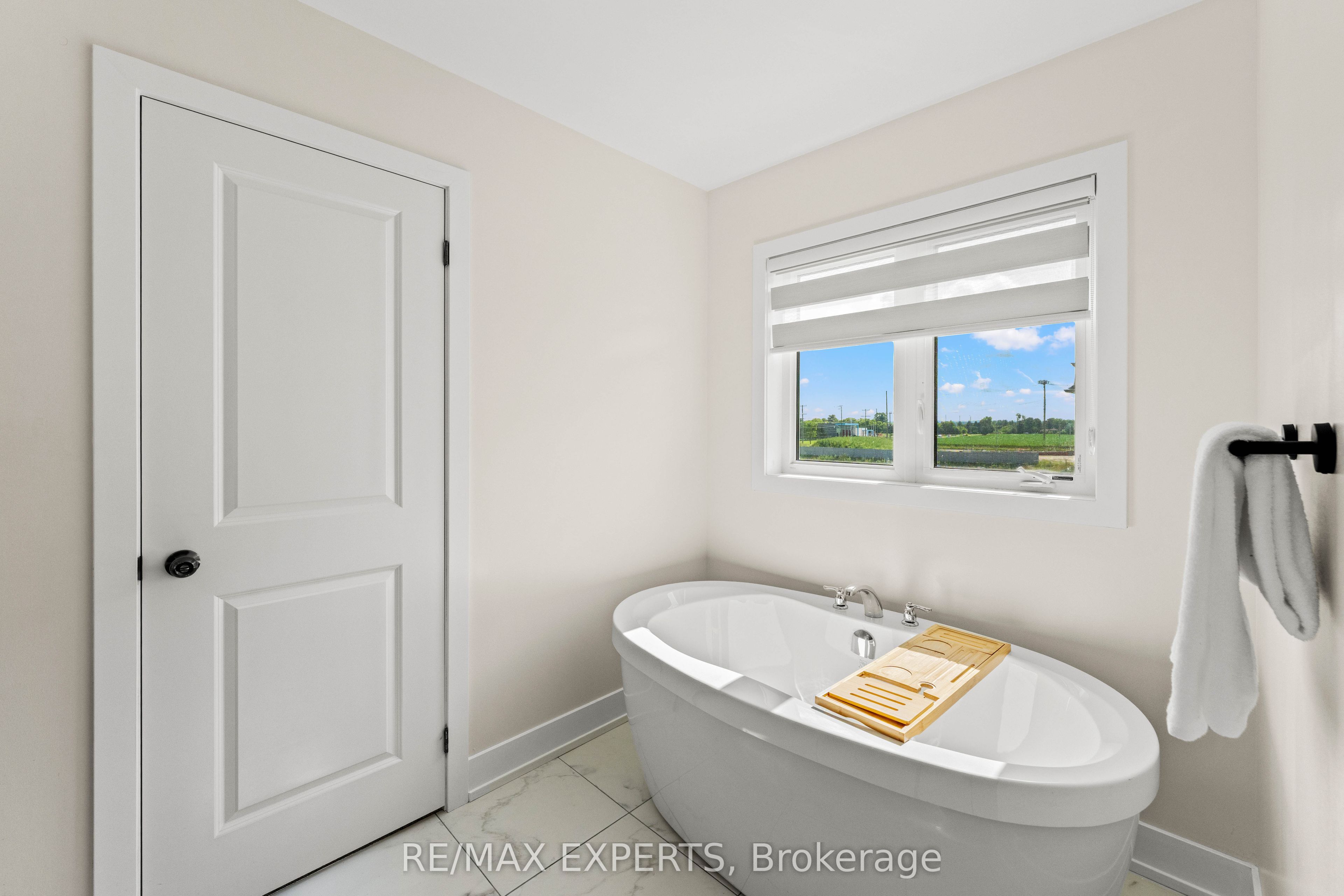 10 Lawrence D. Pridham Avenue Property Photo 23