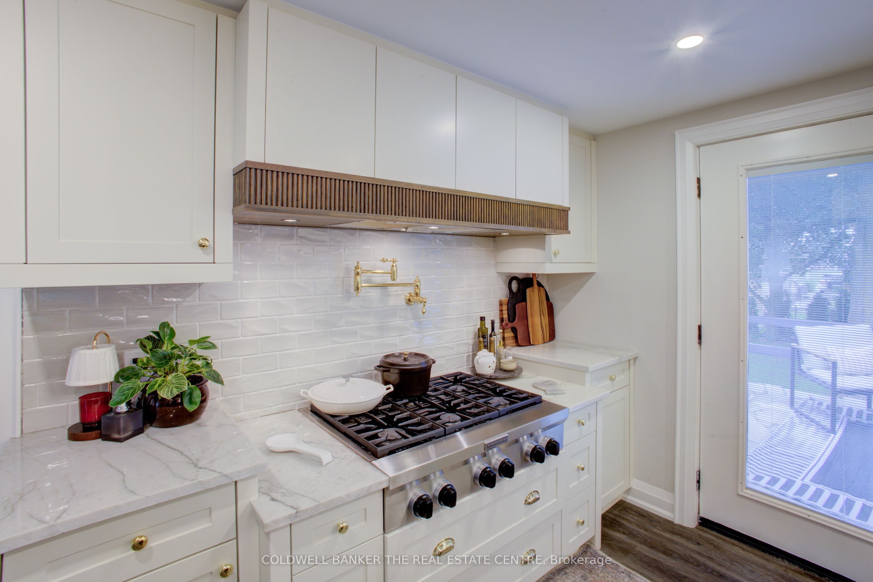 89 King Street Property Photo 15