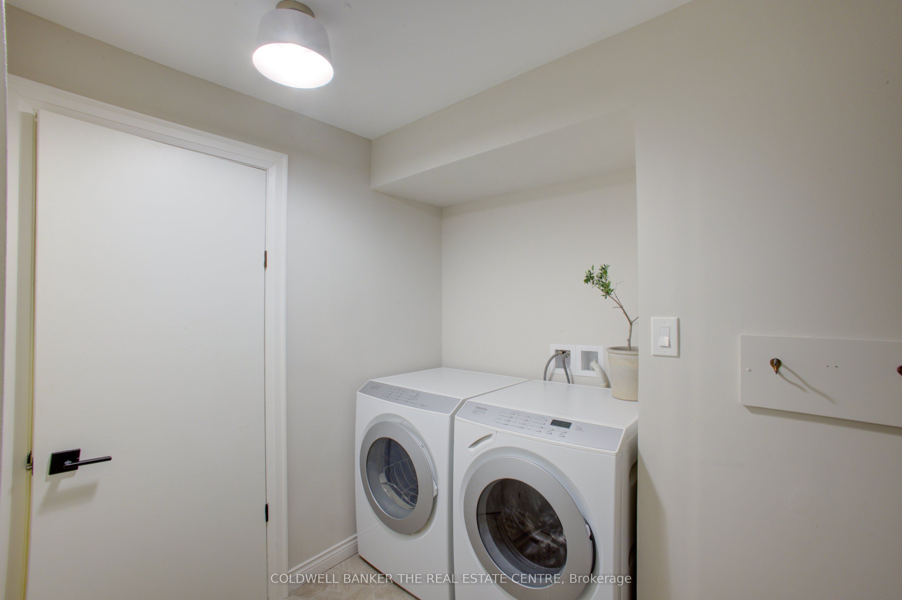 89 King Street Property Photo 27