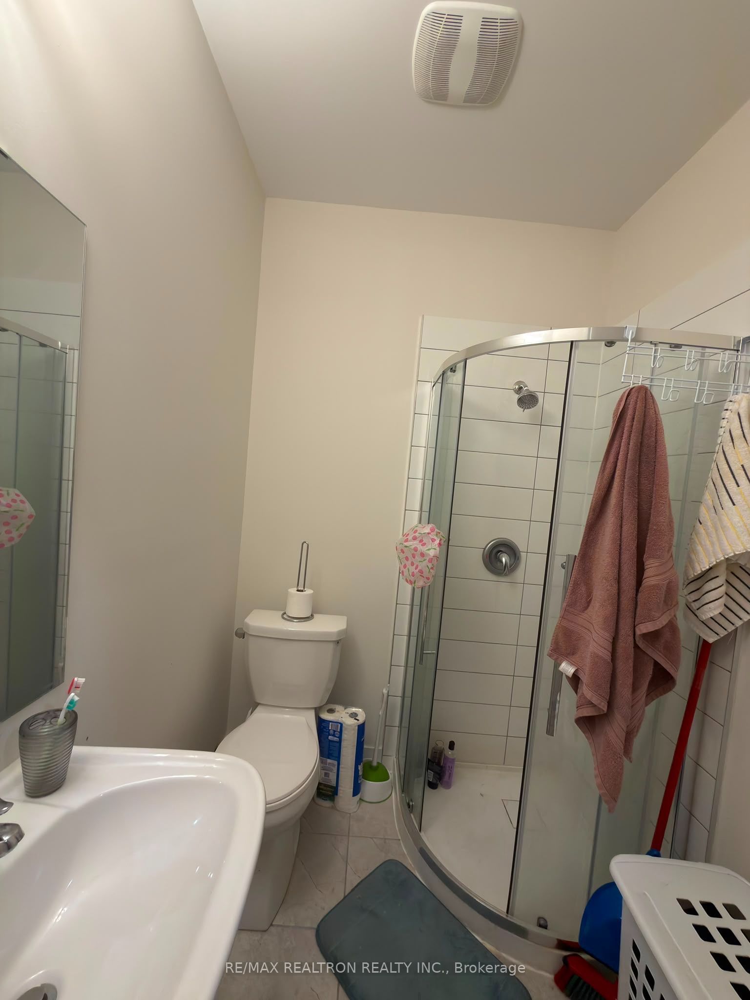 45 Credit Lane Rm 4 Property Photo 17