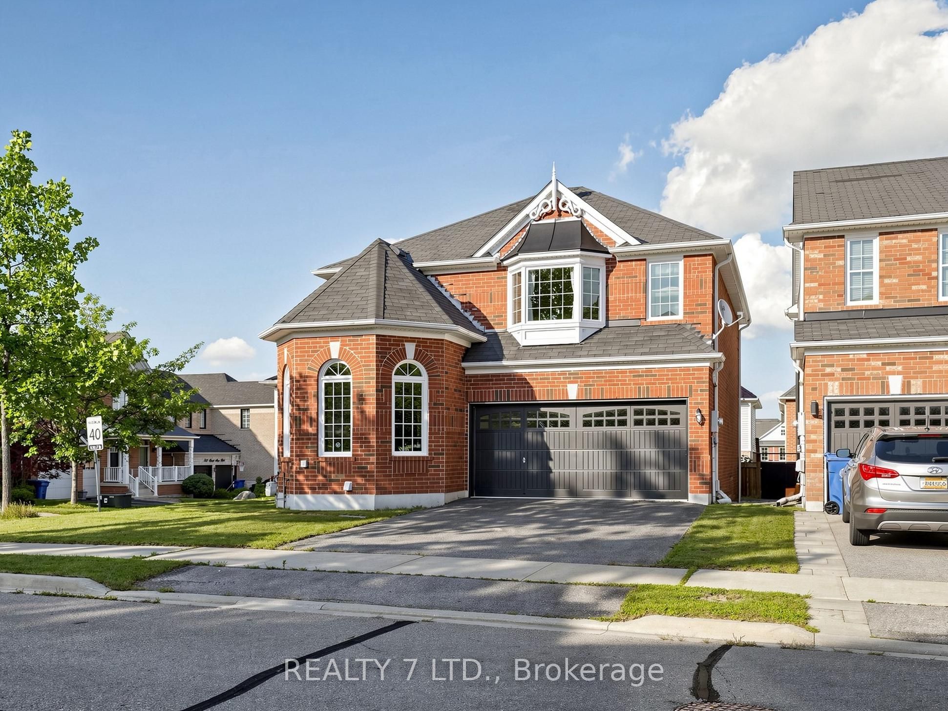 330 Cheryl Mews Boulevard Property Photo 3