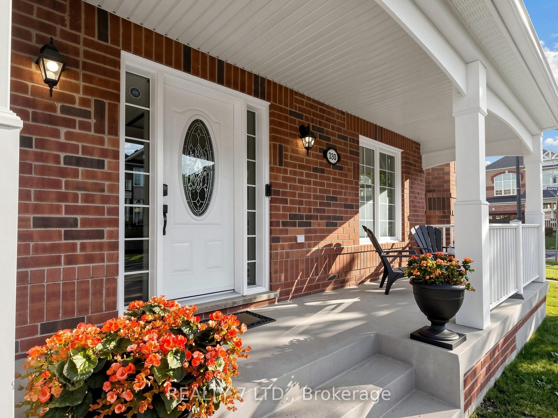 330 Cheryl Mews Boulevard Property Photo 5