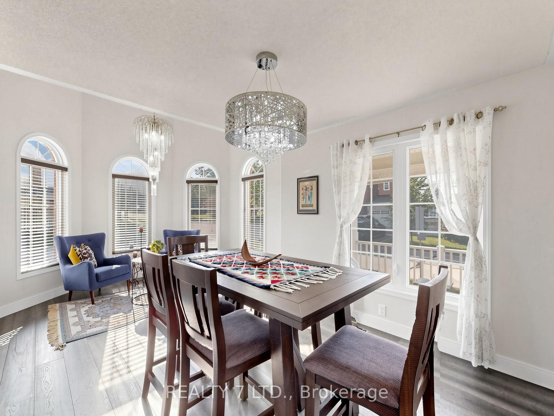 330 Cheryl Mews Boulevard Property Photo 10