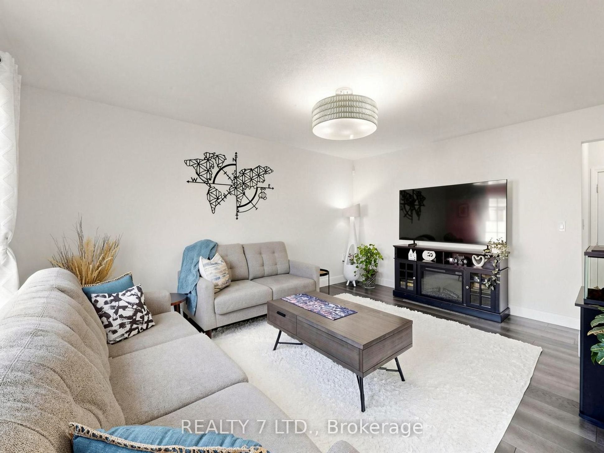 330 Cheryl Mews Boulevard Property Photo 17