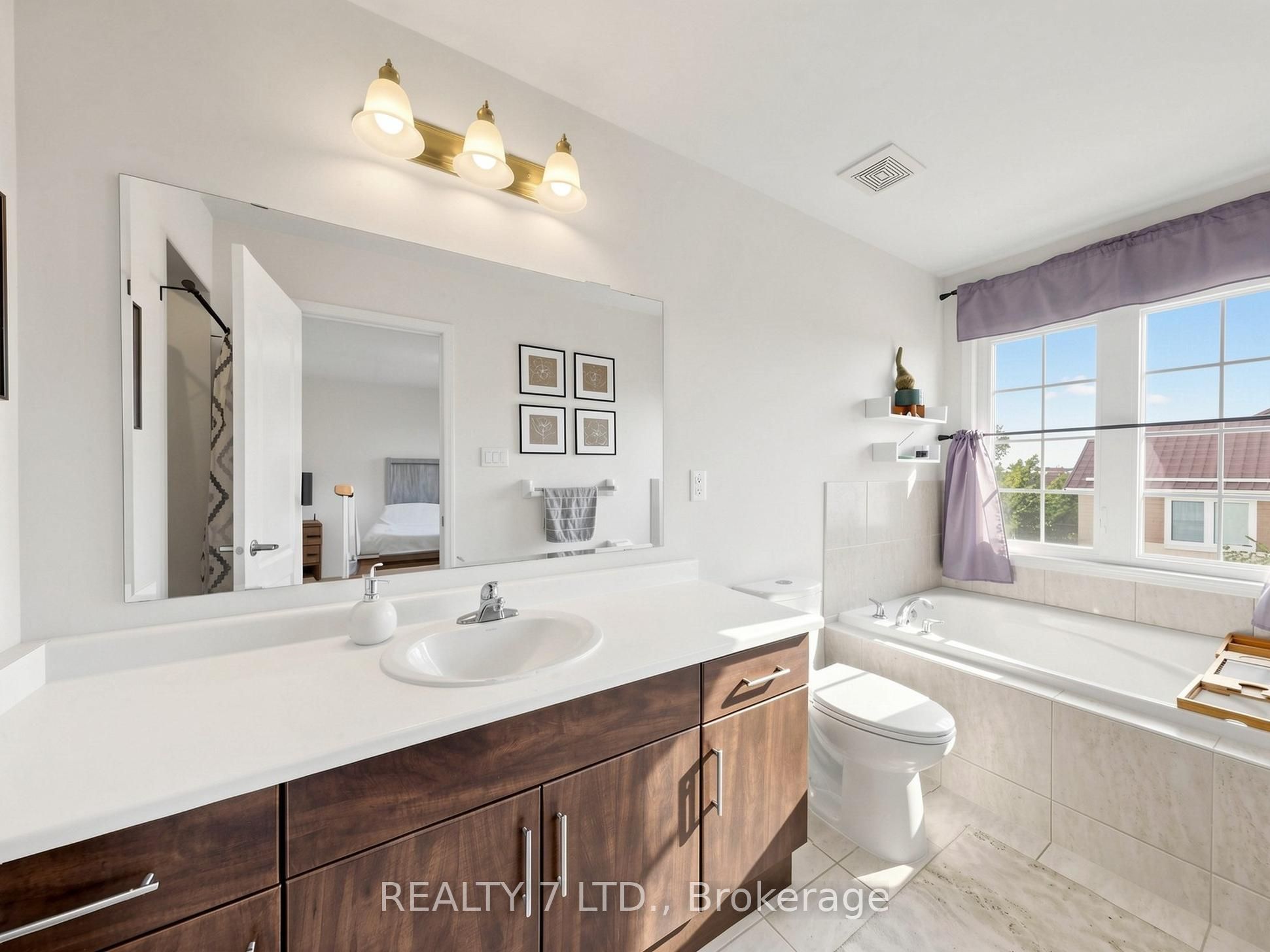 330 Cheryl Mews Boulevard Property Photo 25