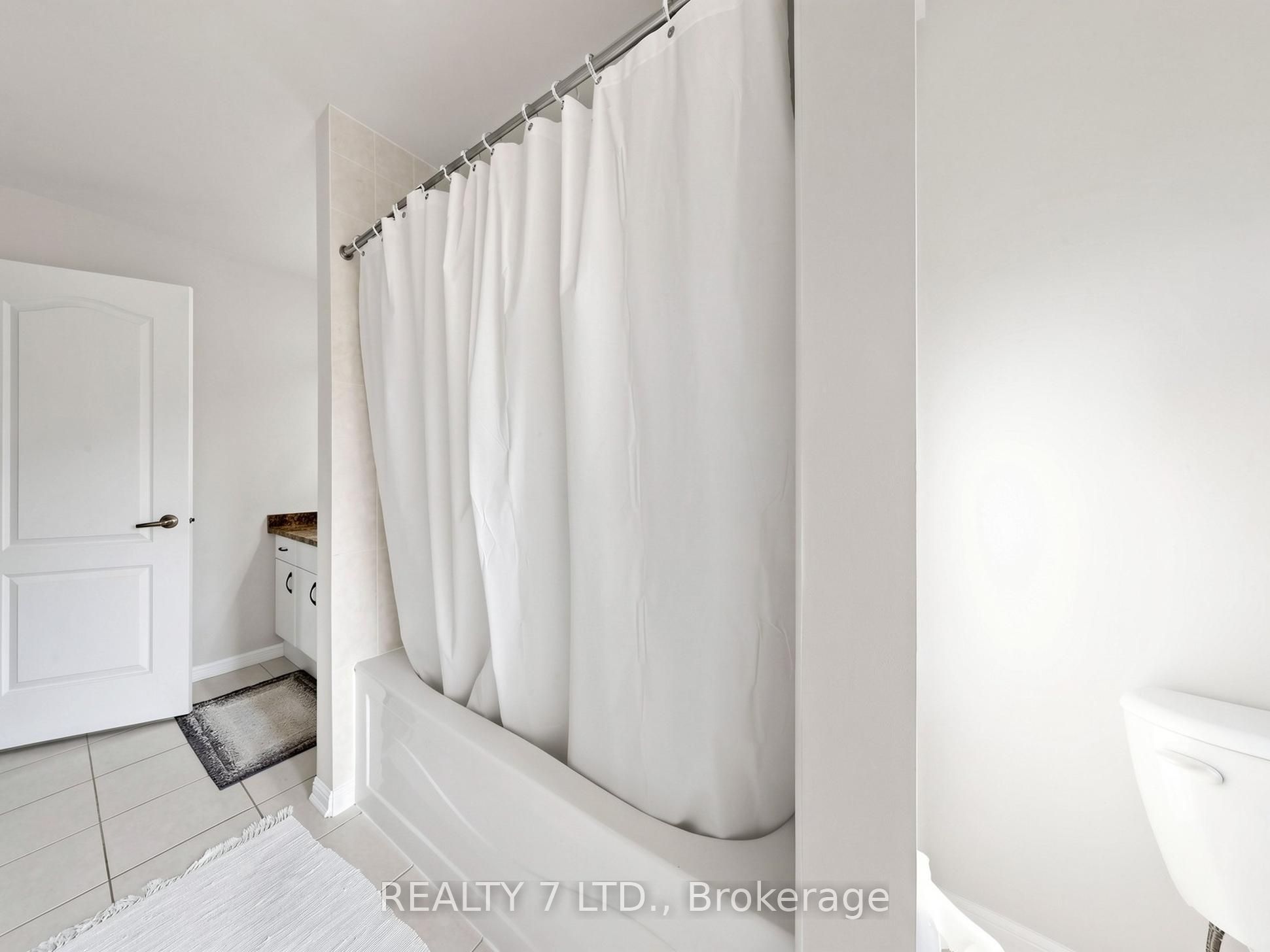 330 Cheryl Mews Boulevard Property Photo 33