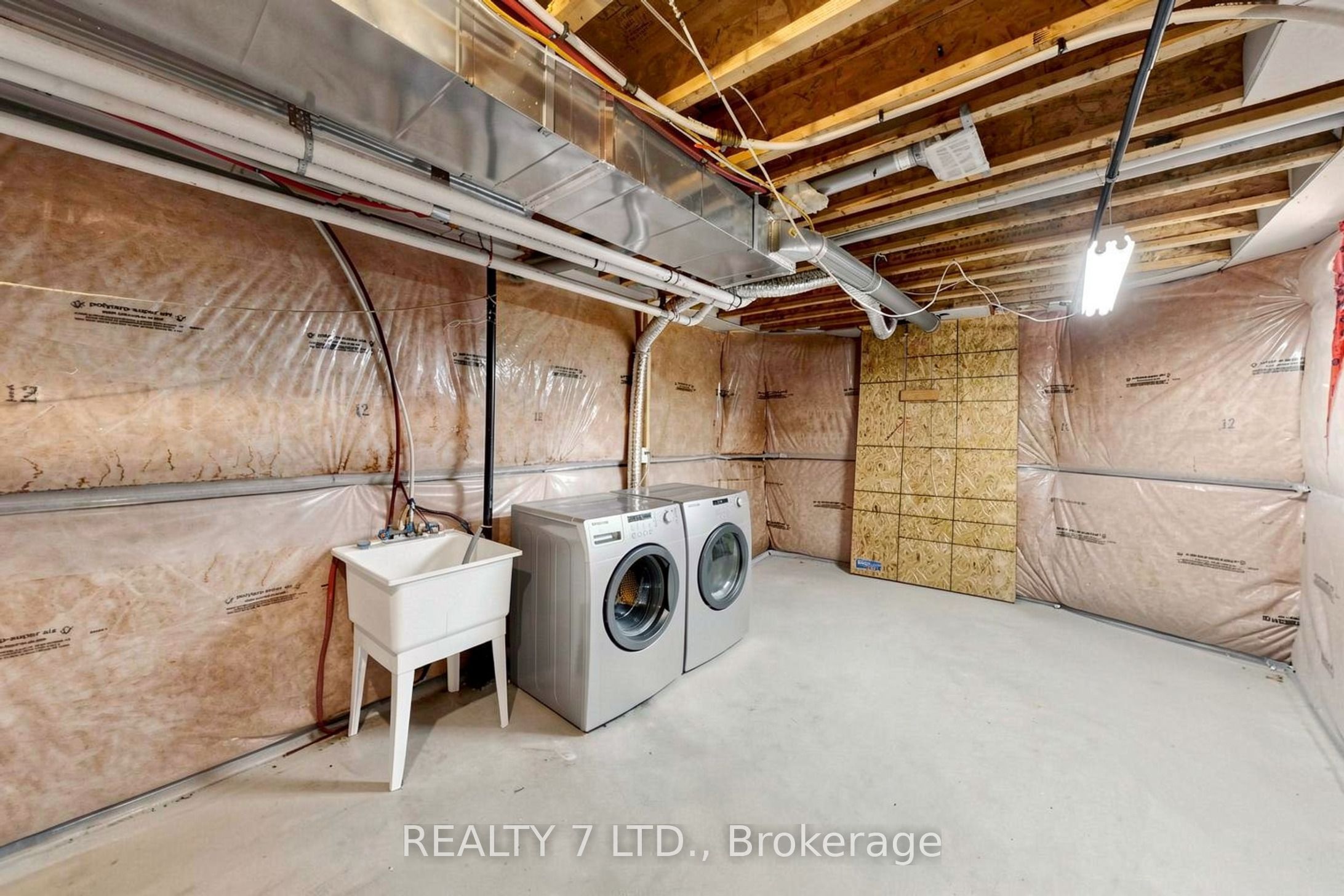 330 Cheryl Mews Boulevard Property Photo 36