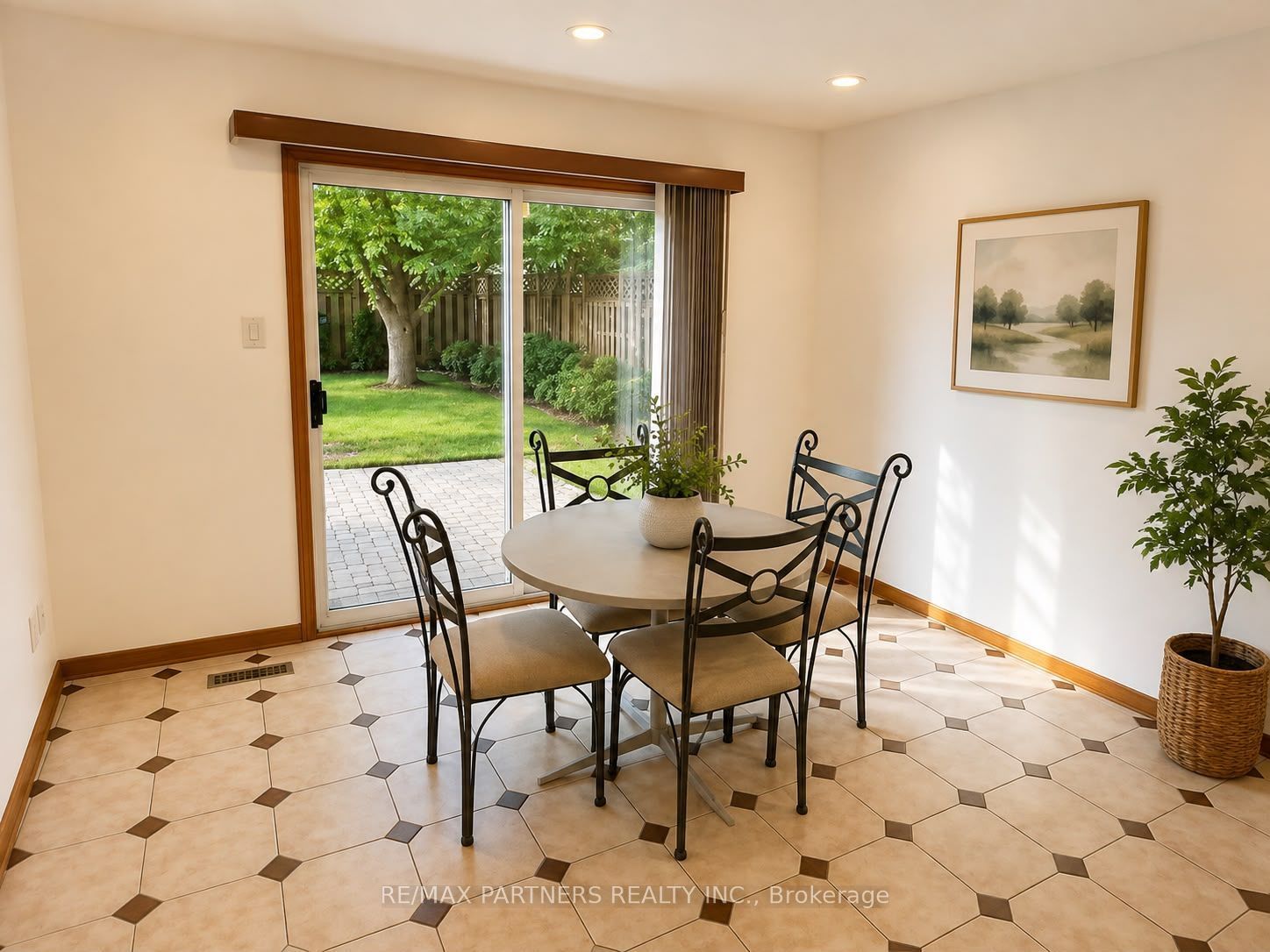 2 Glenhurst Road Property Photo 16
