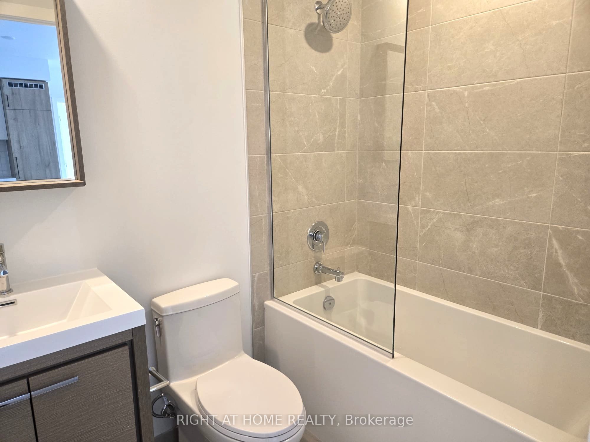 21 Meadowdale Road 902 Property Photo 6