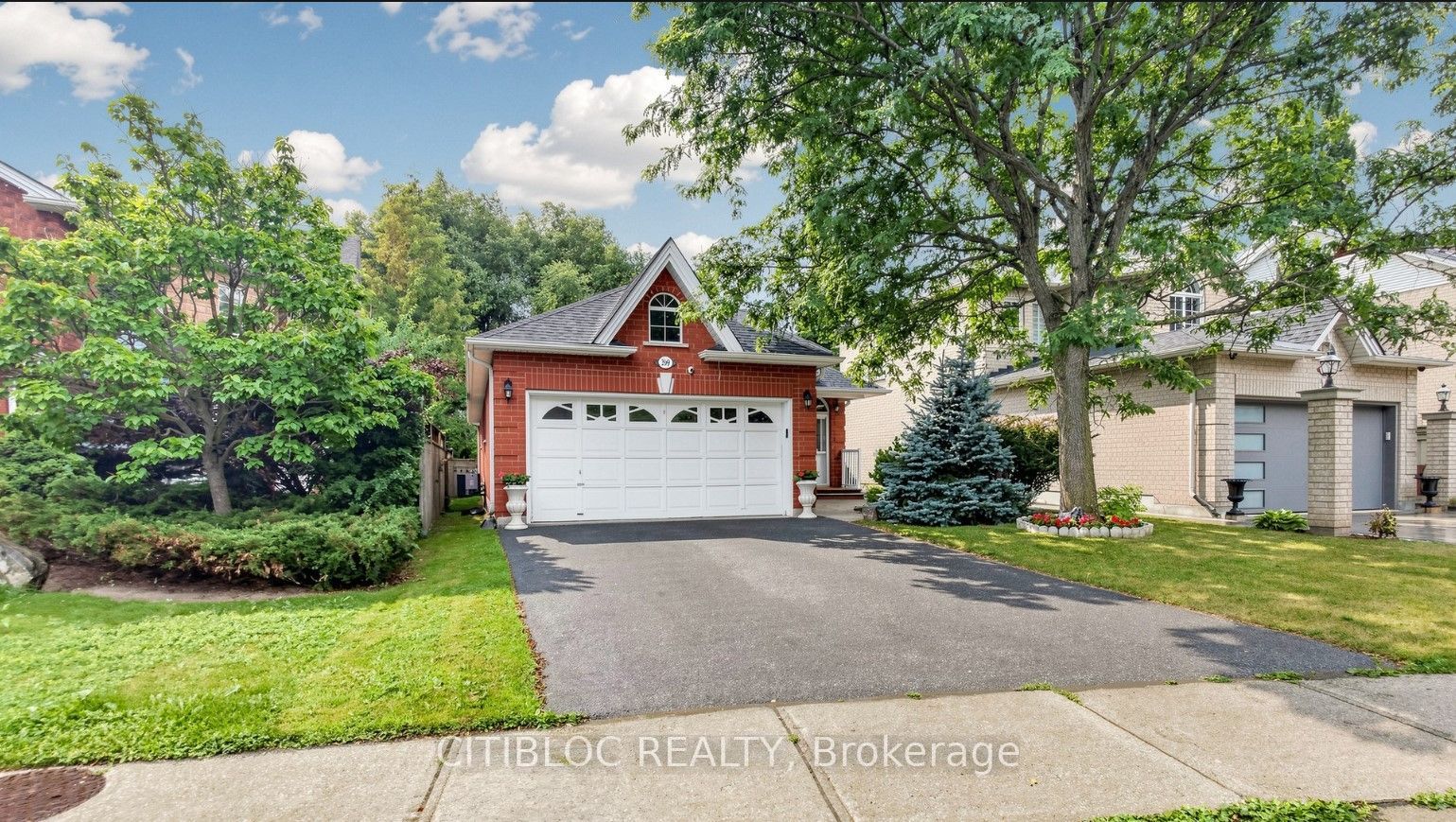 299 Tupper Boulevard Property Photo 2