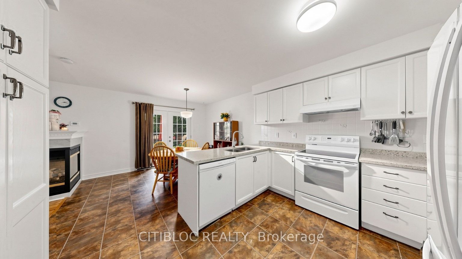 299 Tupper Boulevard Property Photo 9